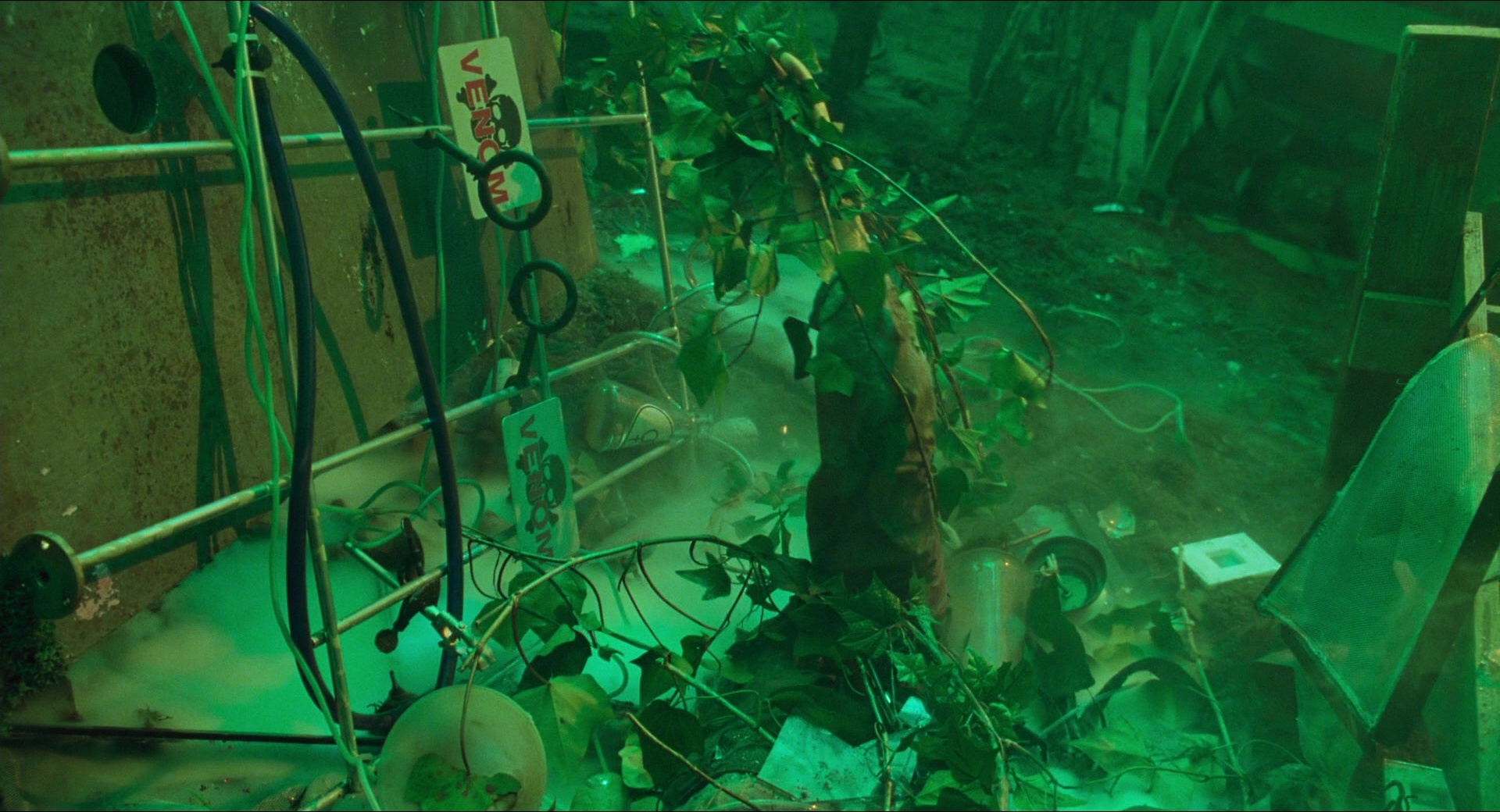 Batman & Robin (1997), wide, 1.85:1 — film still