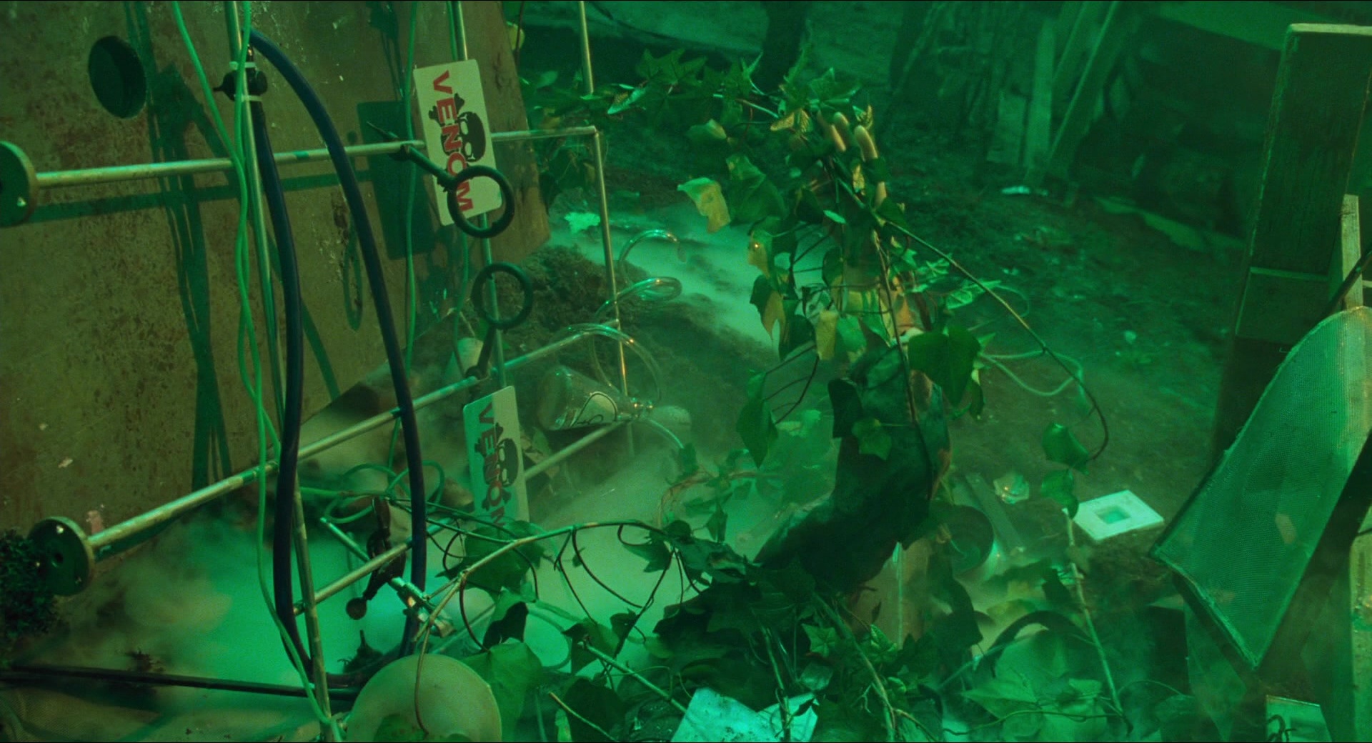 Batman & Robin (1997), wide, 1.85:1 — film still