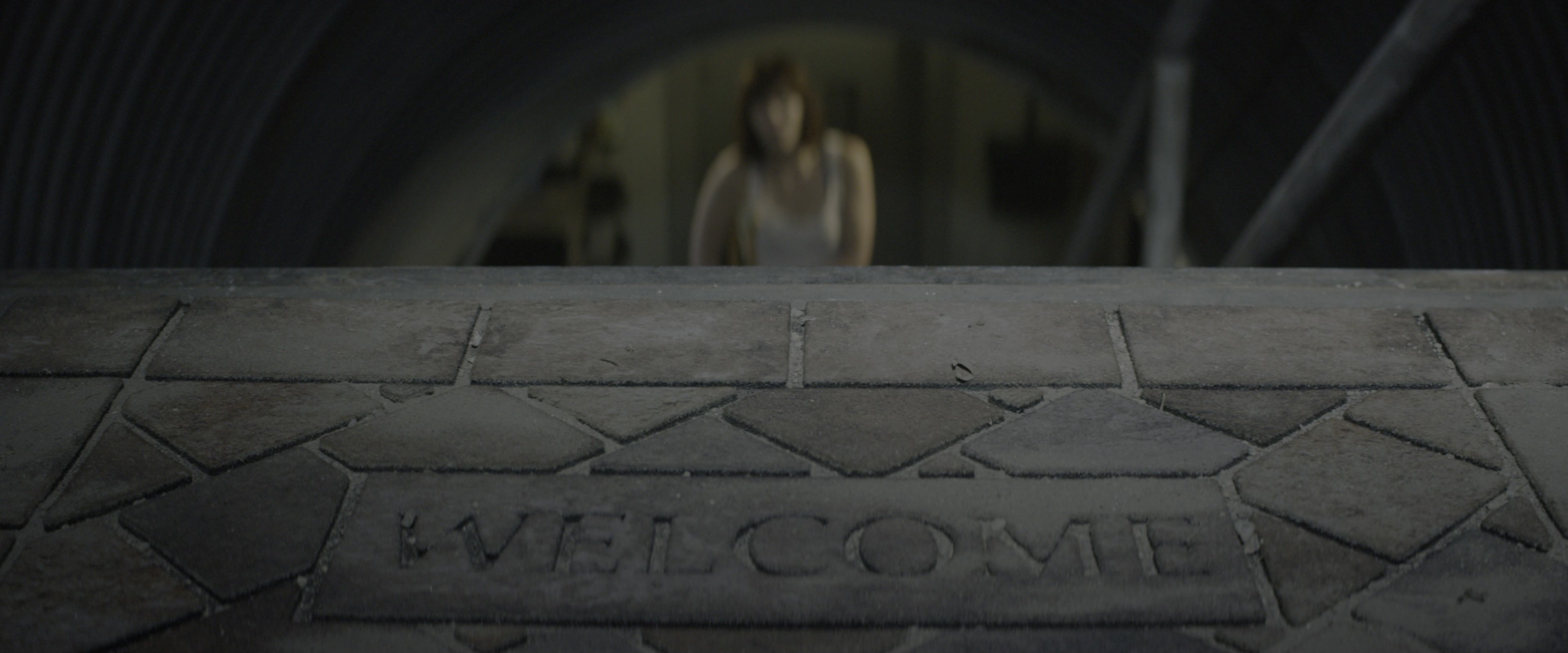 10 Cloverfield Lane (2016), wide, 2.40:1 — film still