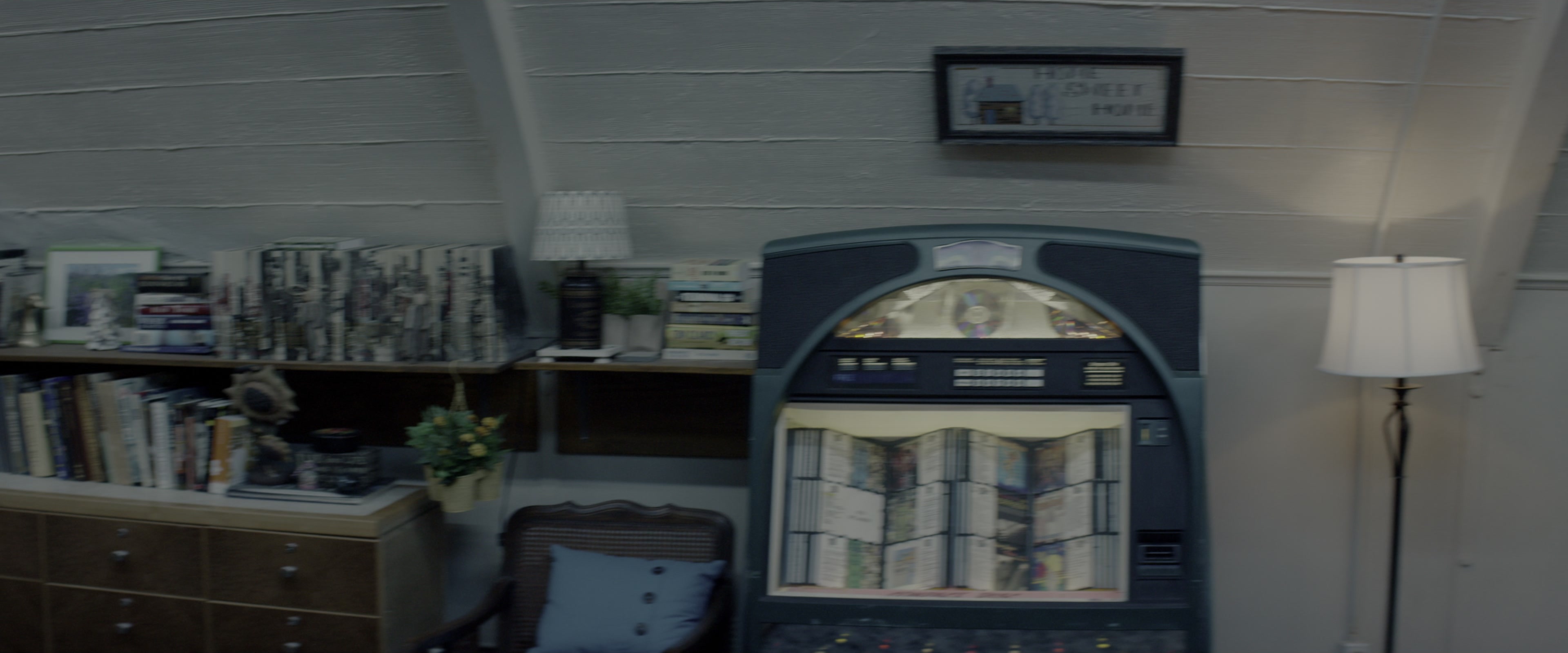10 Cloverfield Lane (2016), wide, 2.40:1 — film still