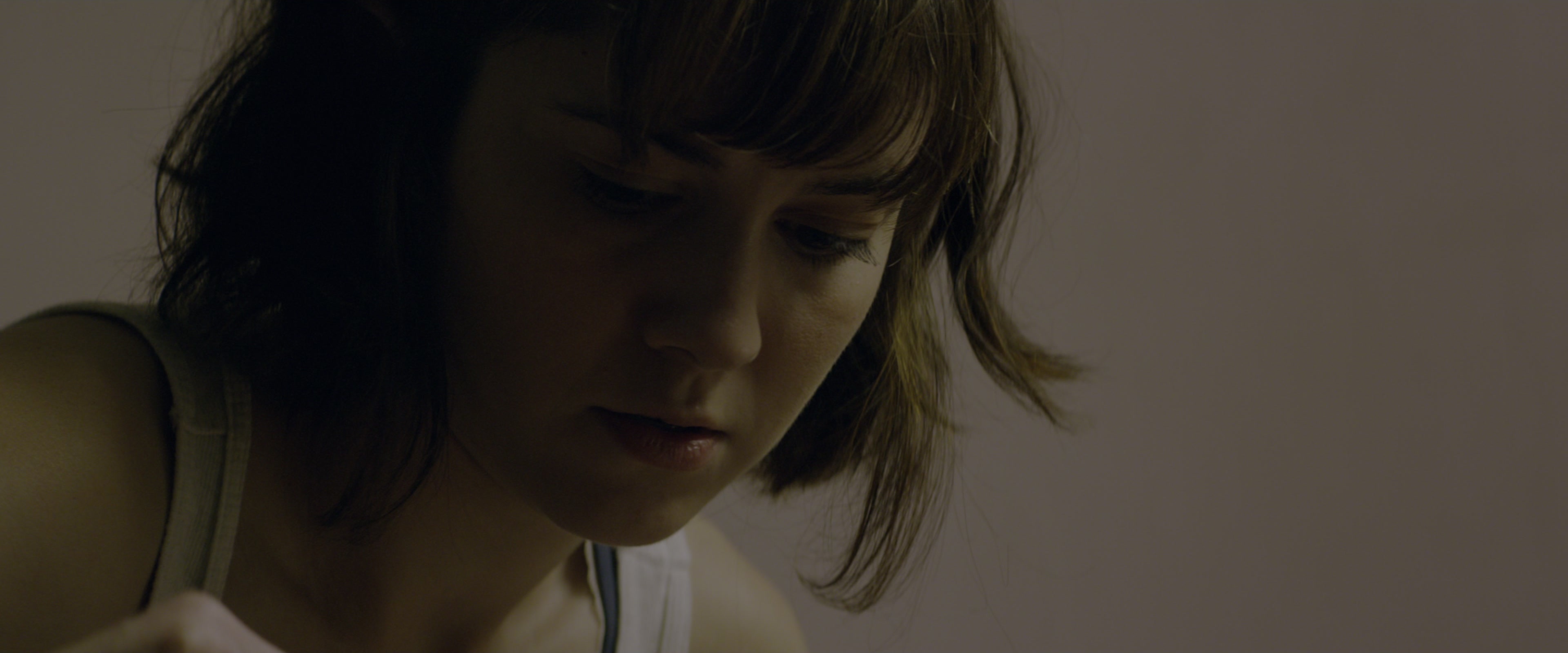 10 Cloverfield Lane (2016), wide, 2.40:1 — film still