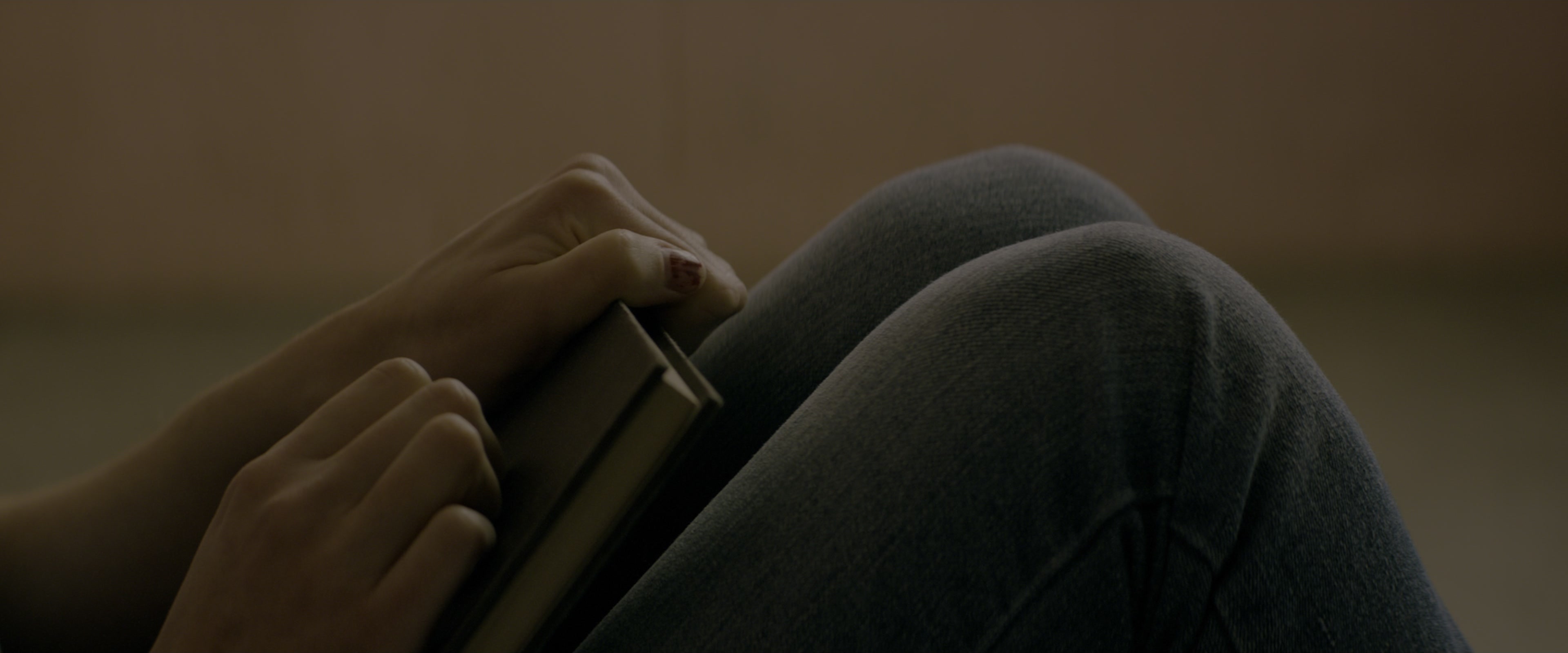 10 Cloverfield Lane (2016), wide, 2.40:1 — film still
