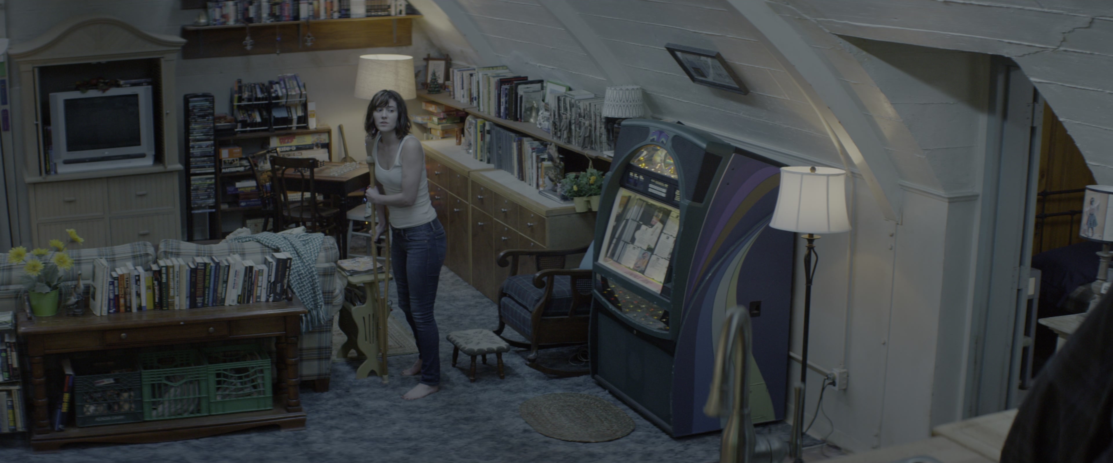 10 Cloverfield Lane (2016), wide, 2.40:1 — film still