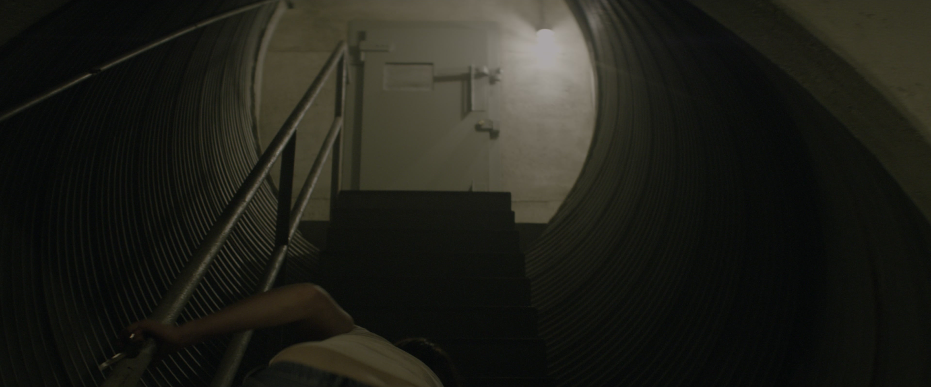 10 Cloverfield Lane (2016), wide, 2.40:1 — film still