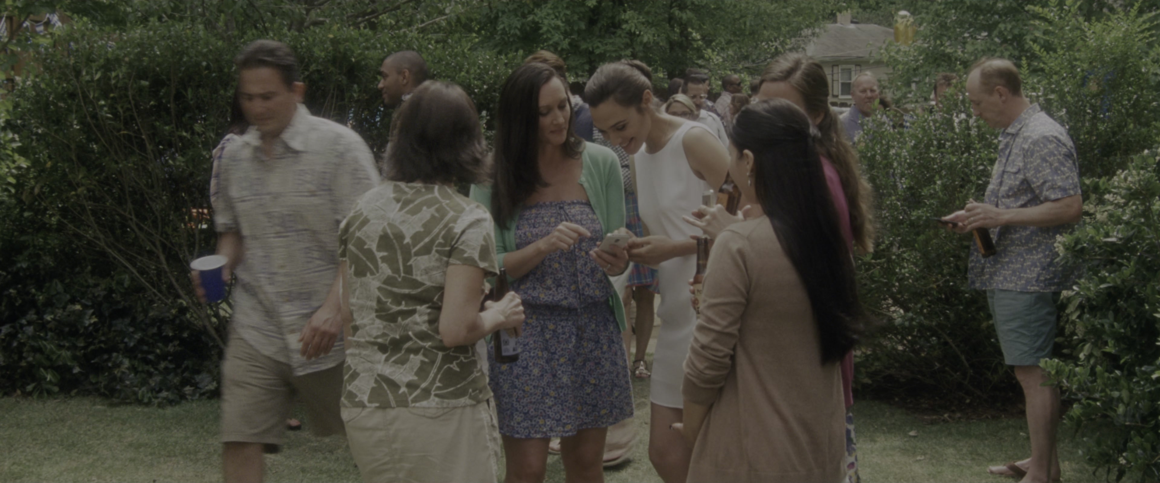 Keeping Up with the Joneses (2016), wide, 2.40:1 — film still