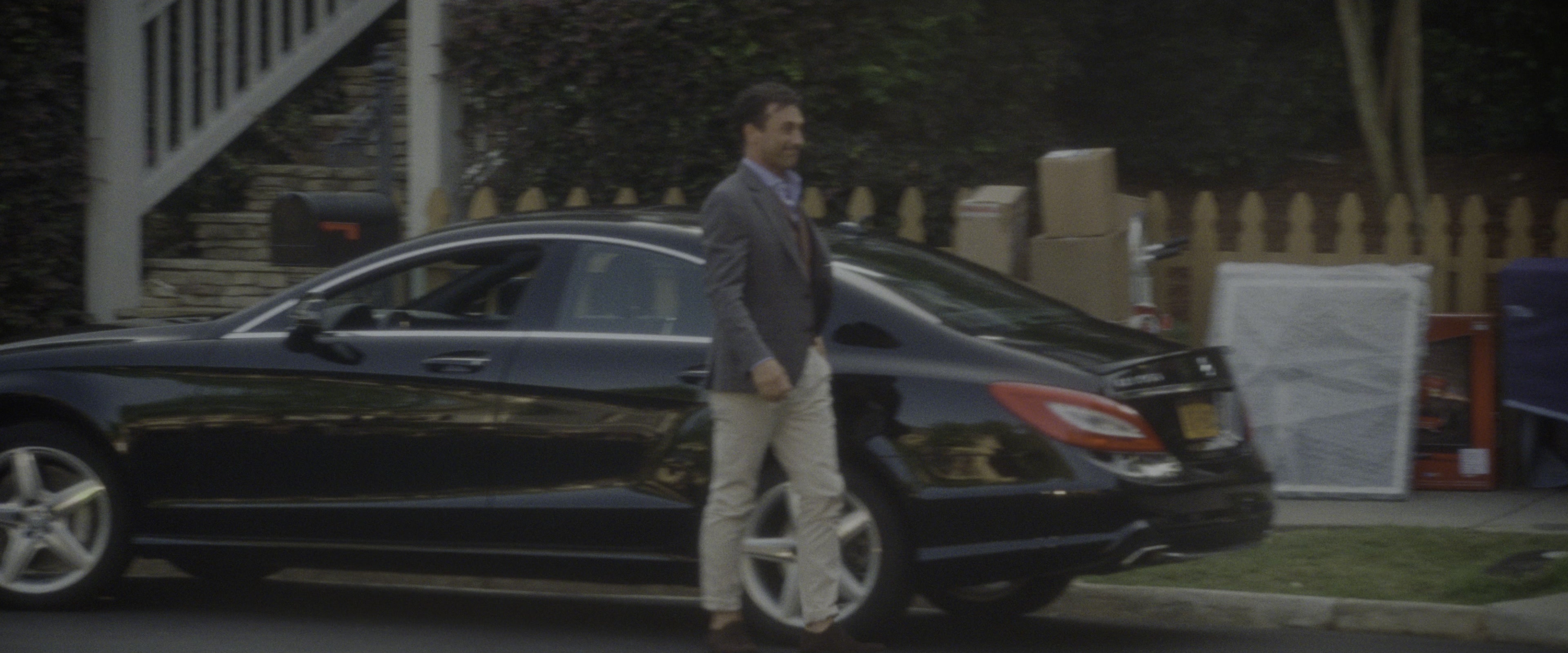 Keeping Up with the Joneses (2016), wide, 2.40:1 — film still