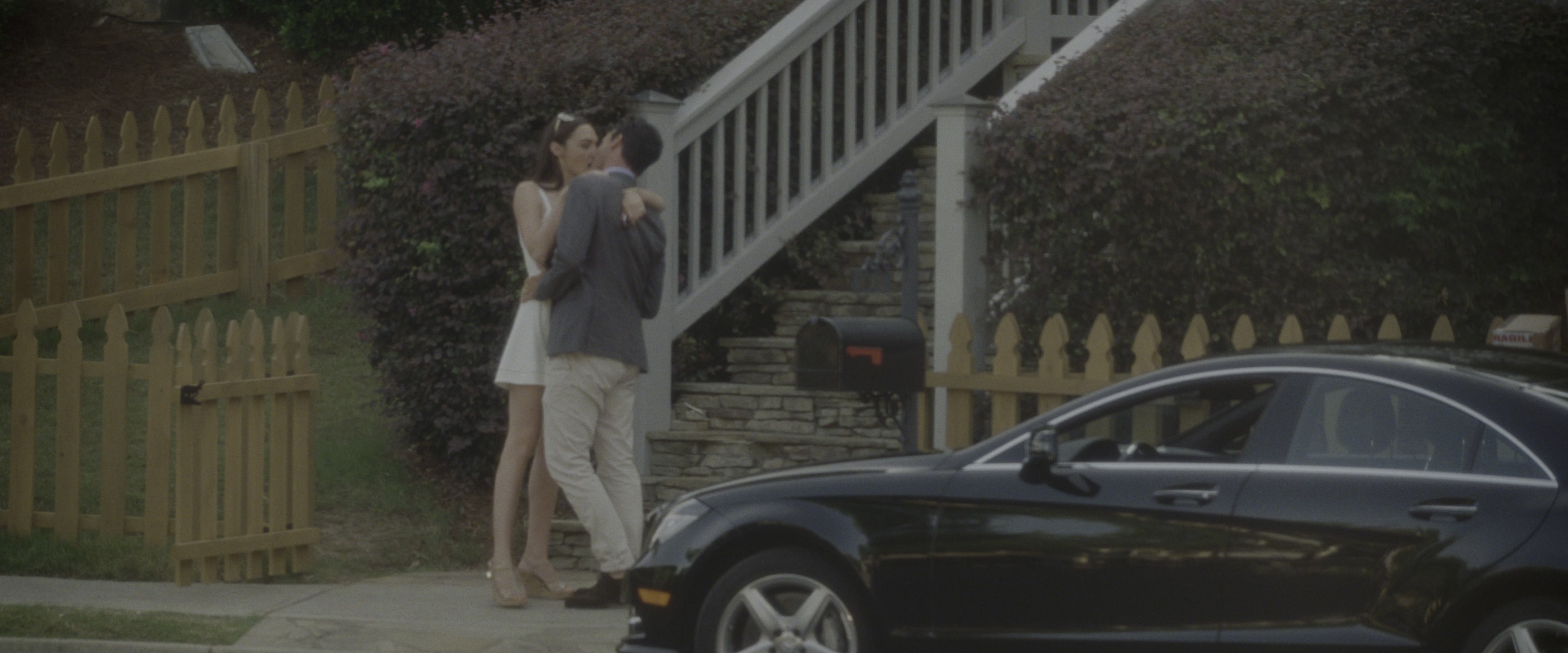 Keeping Up with the Joneses (2016), wide, 2.40:1 — film still