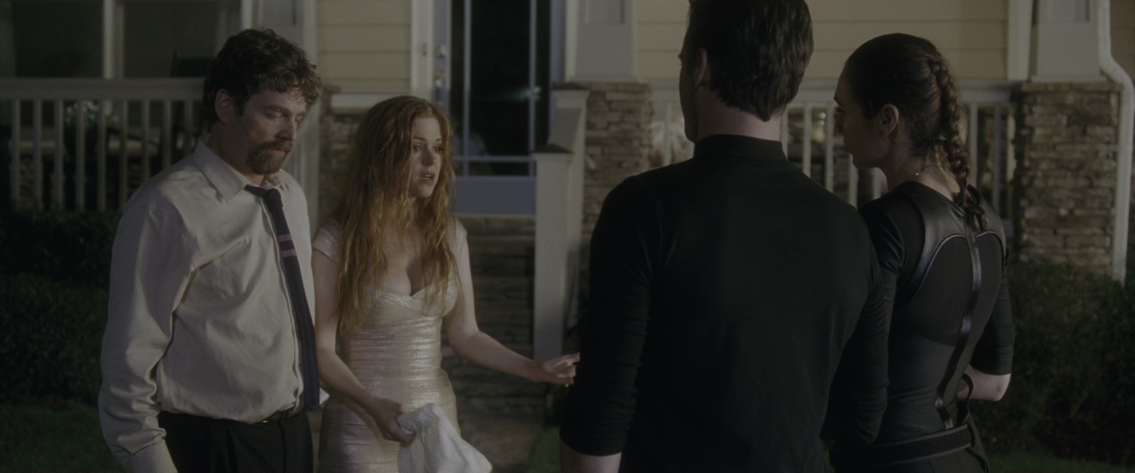 Keeping Up with the Joneses (2016), wide, 2.40:1 — film still