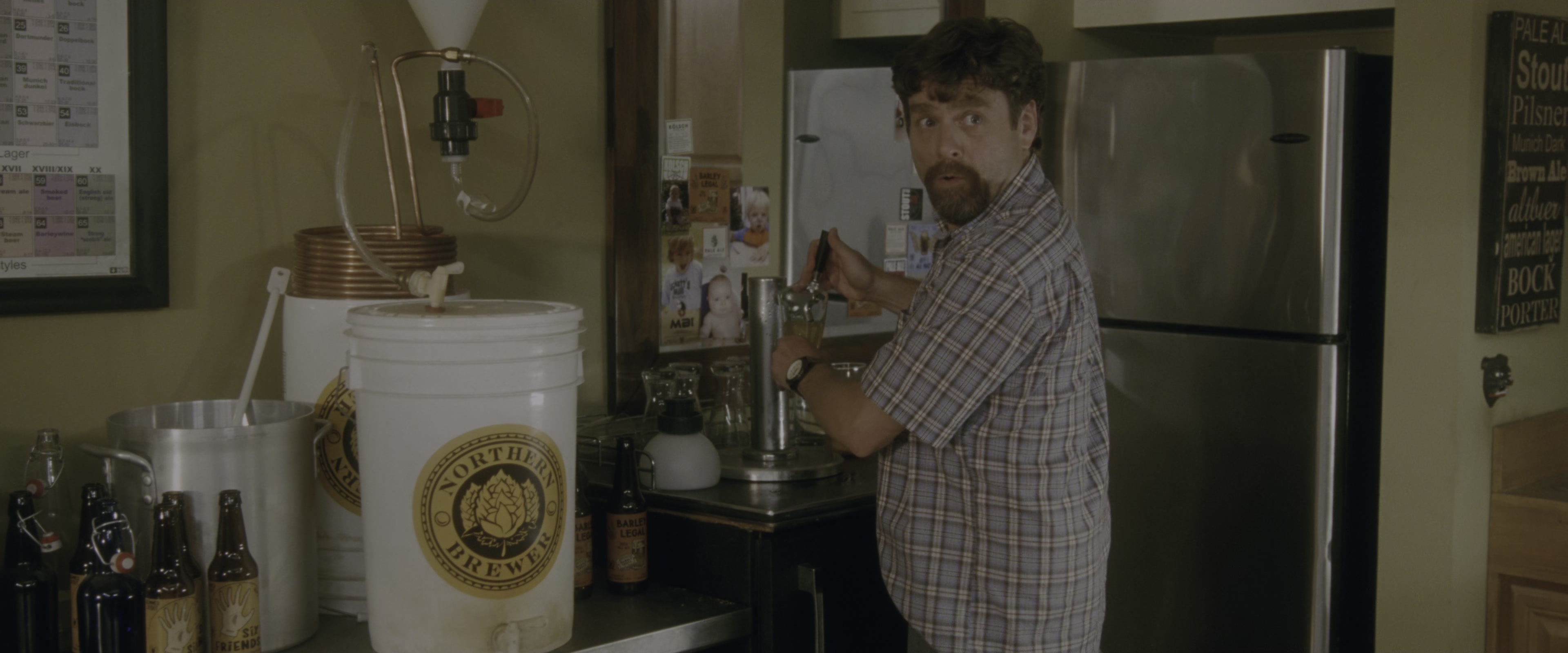 Keeping Up with the Joneses (2016), wide, 2.40:1 — film still