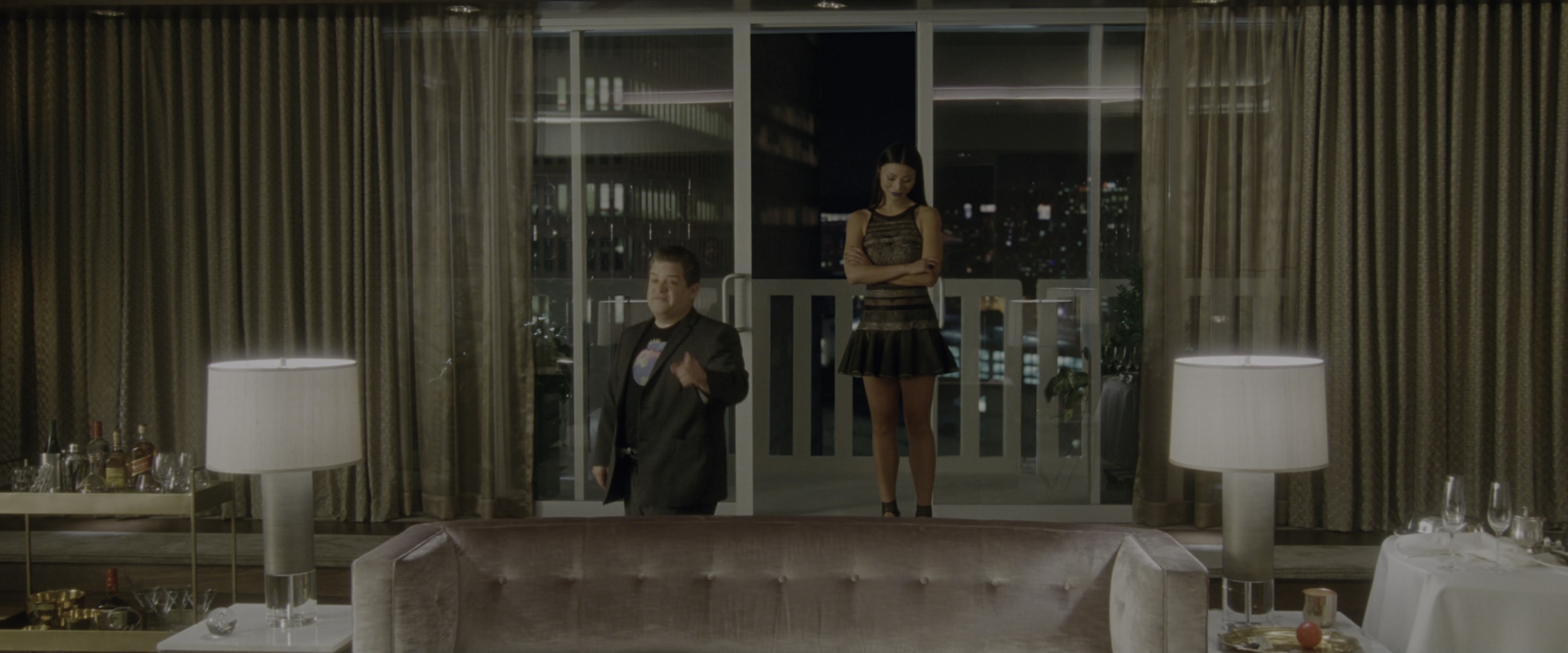 Keeping Up with the Joneses (2016), wide, 2.40:1 — film still
