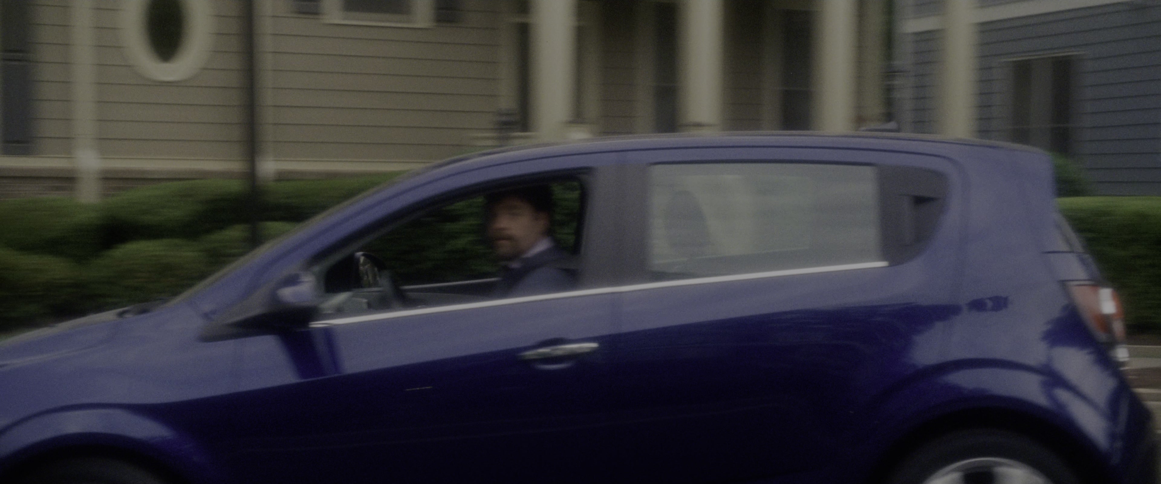 Keeping Up with the Joneses (2016), wide, 2.40:1 — film still