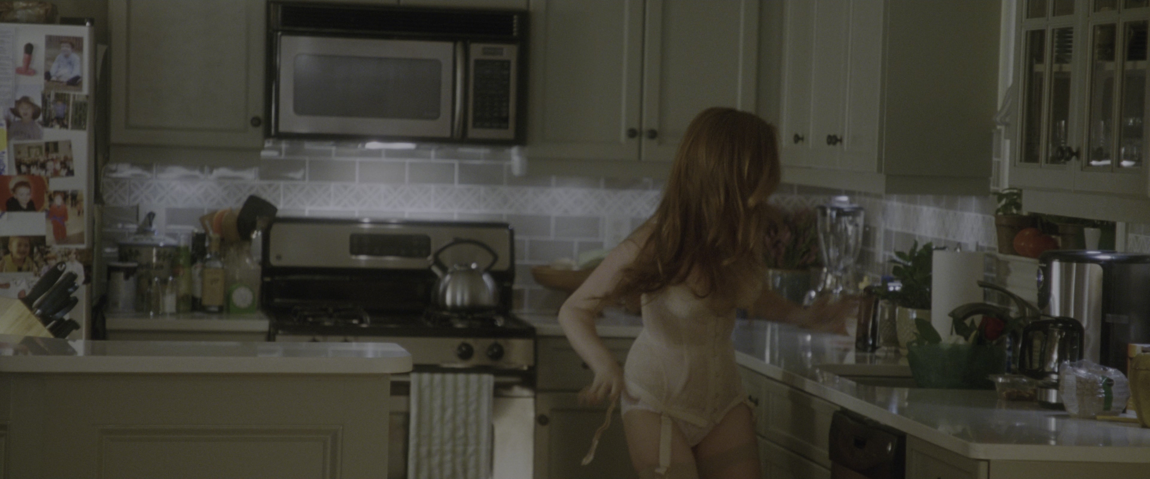 Keeping Up with the Joneses (2016), wide, 2.40:1 — film still