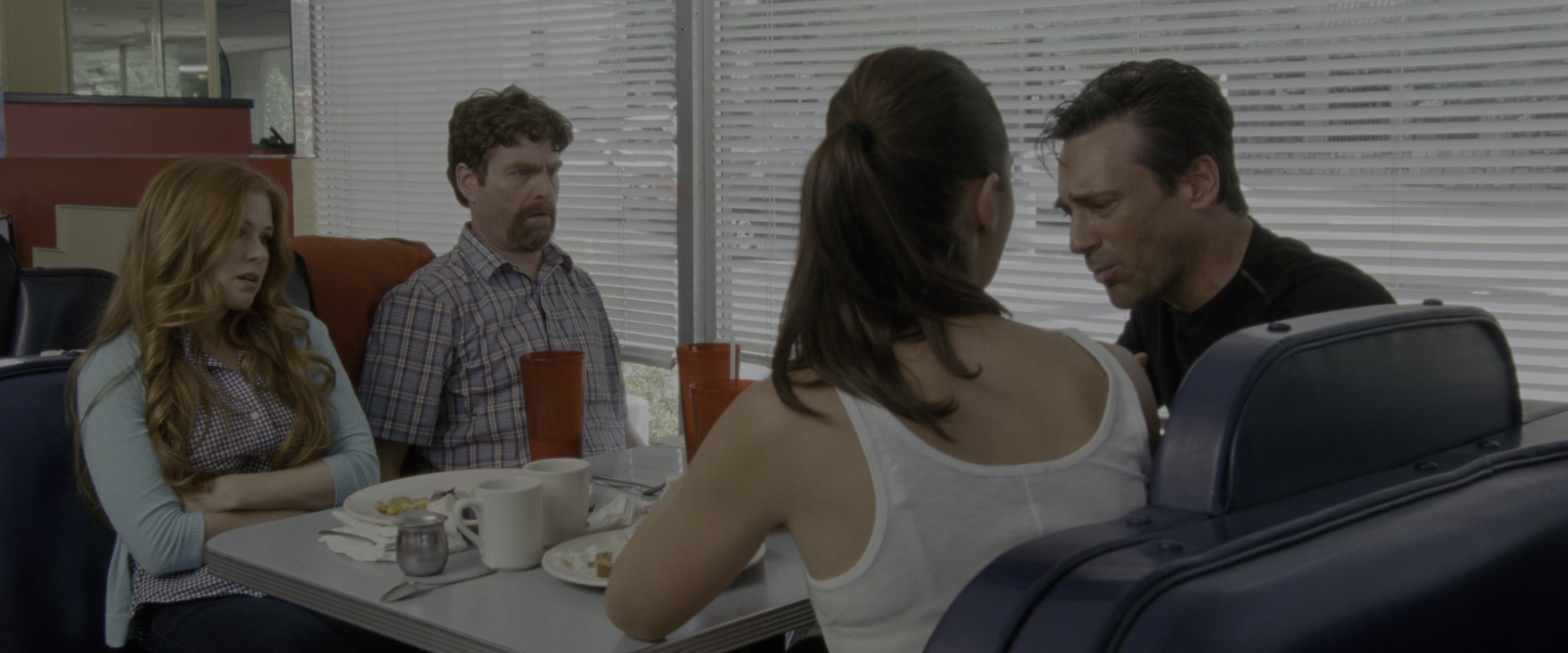 Keeping Up with the Joneses (2016), wide, 2.40:1 — film still