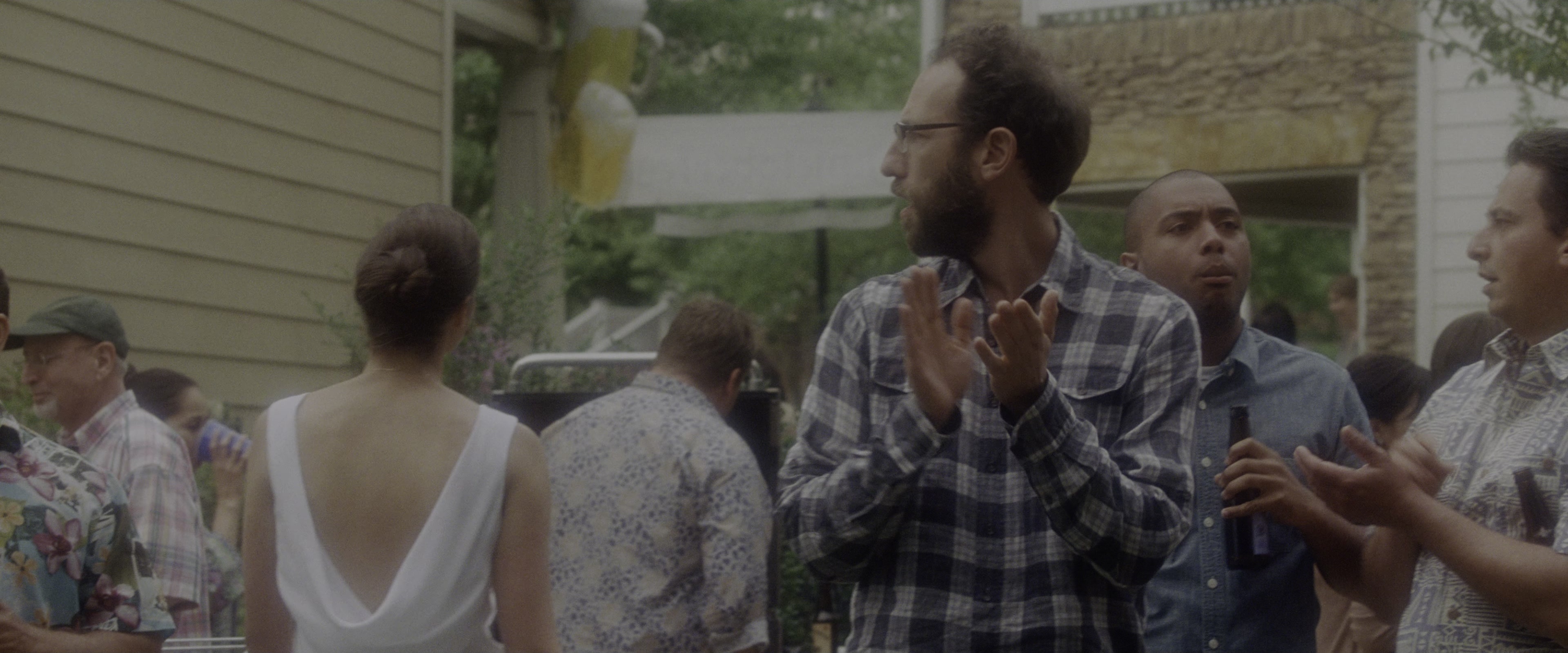 Keeping Up with the Joneses (2016), wide, 2.40:1 — film still