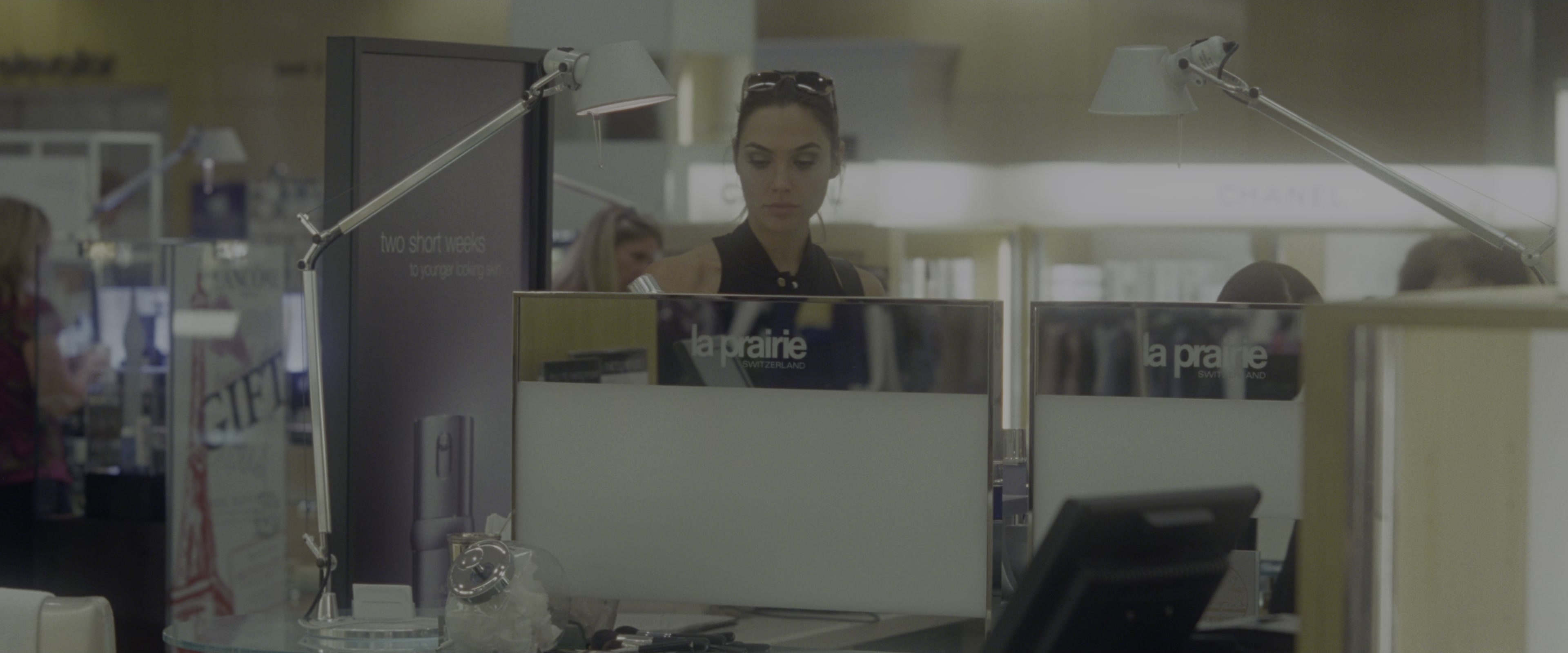 Keeping Up with the Joneses (2016), wide, 2.40:1 — film still