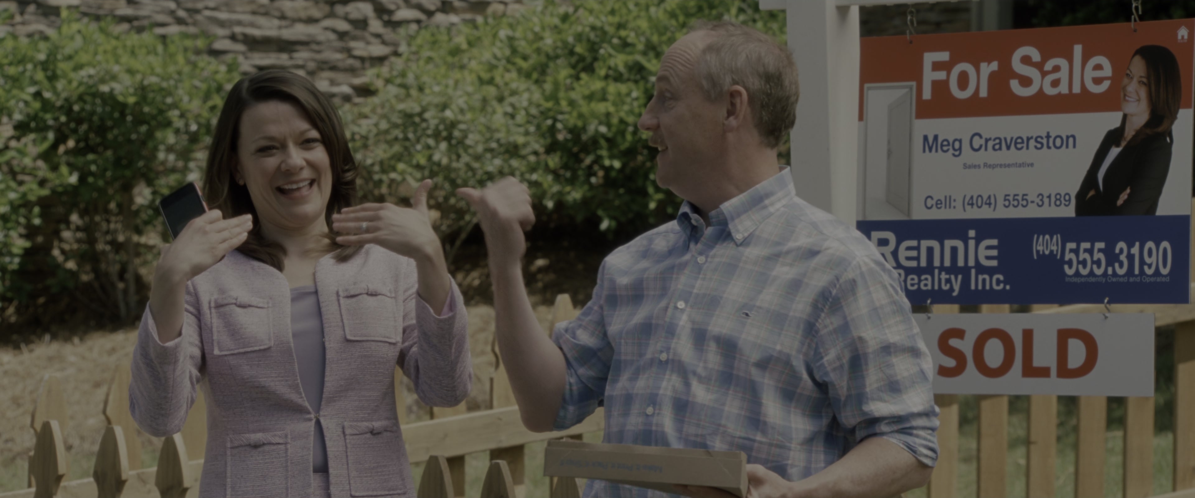 Keeping Up with the Joneses (2016), wide, 2.40:1 — film still