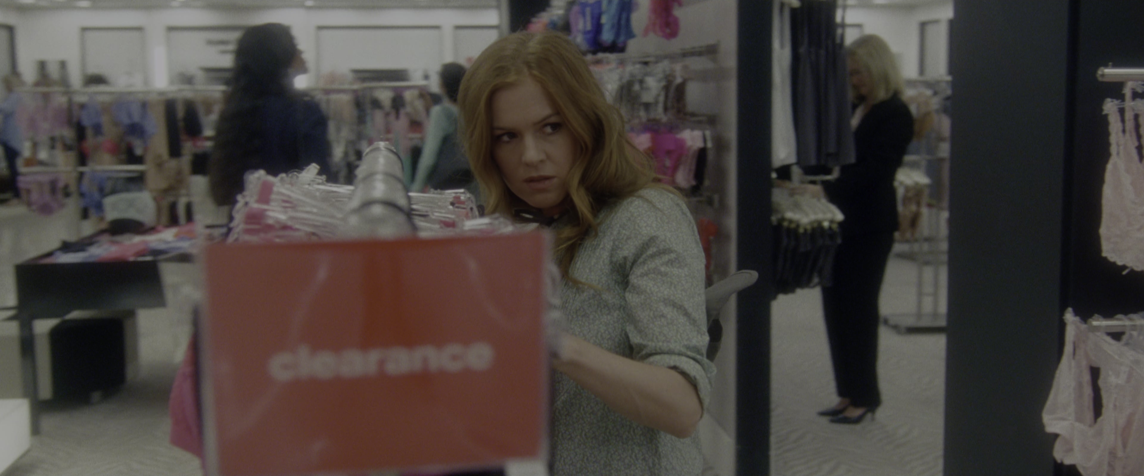 Keeping Up with the Joneses (2016), medium, 2.40:1 — film still