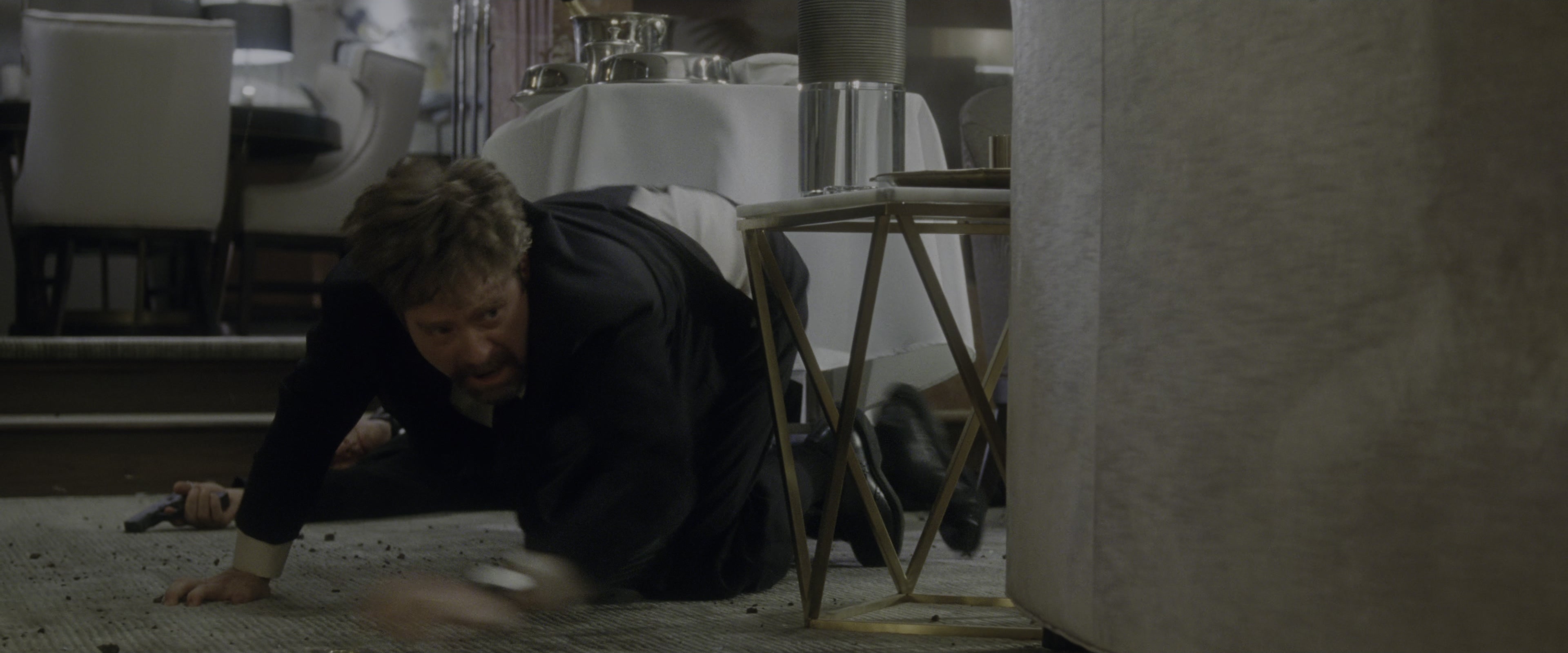 Keeping Up with the Joneses (2016), wide, 2.40:1 — film still
