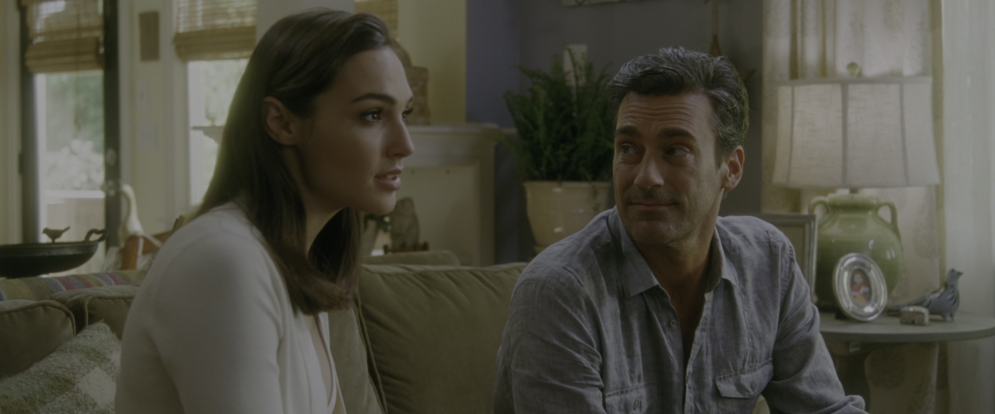 Keeping Up with the Joneses (2016), medium, 2.40:1 — film still