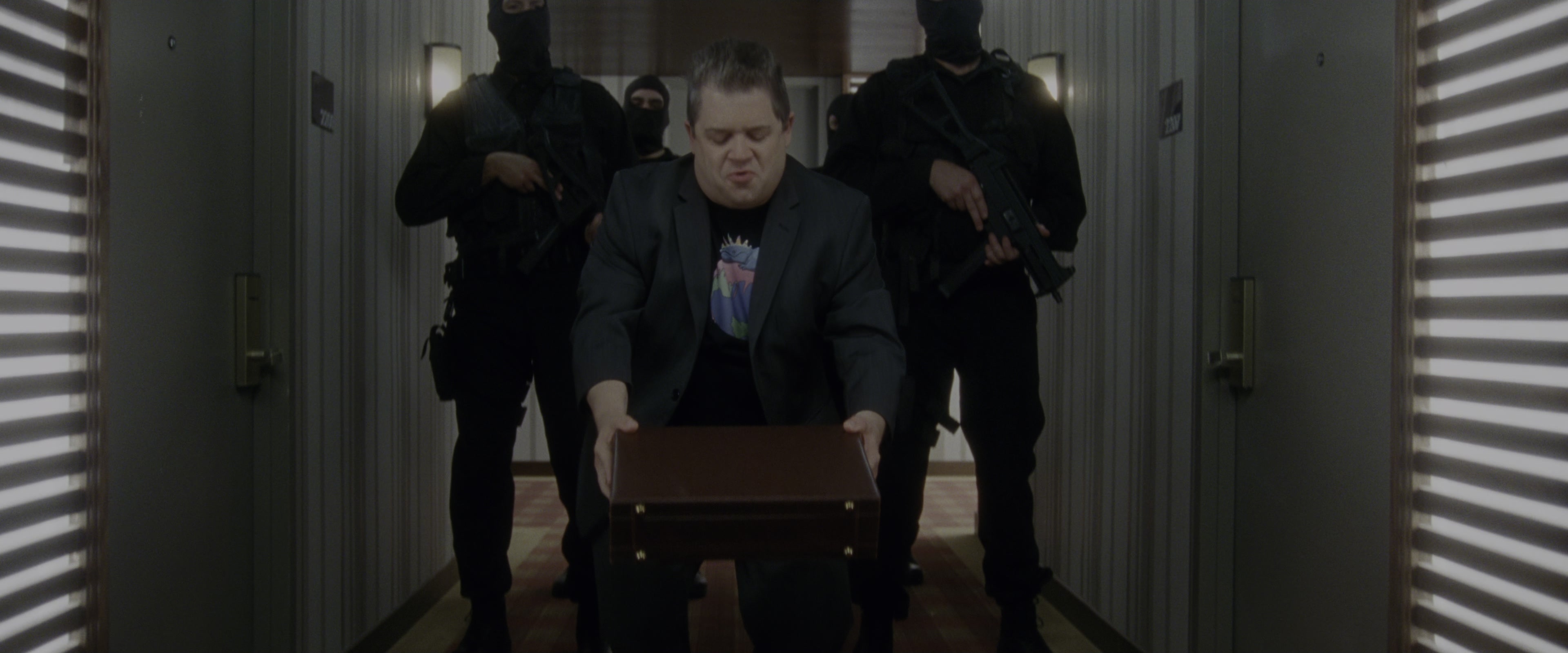 Keeping Up with the Joneses (2016), wide, 2.40:1 — film still
