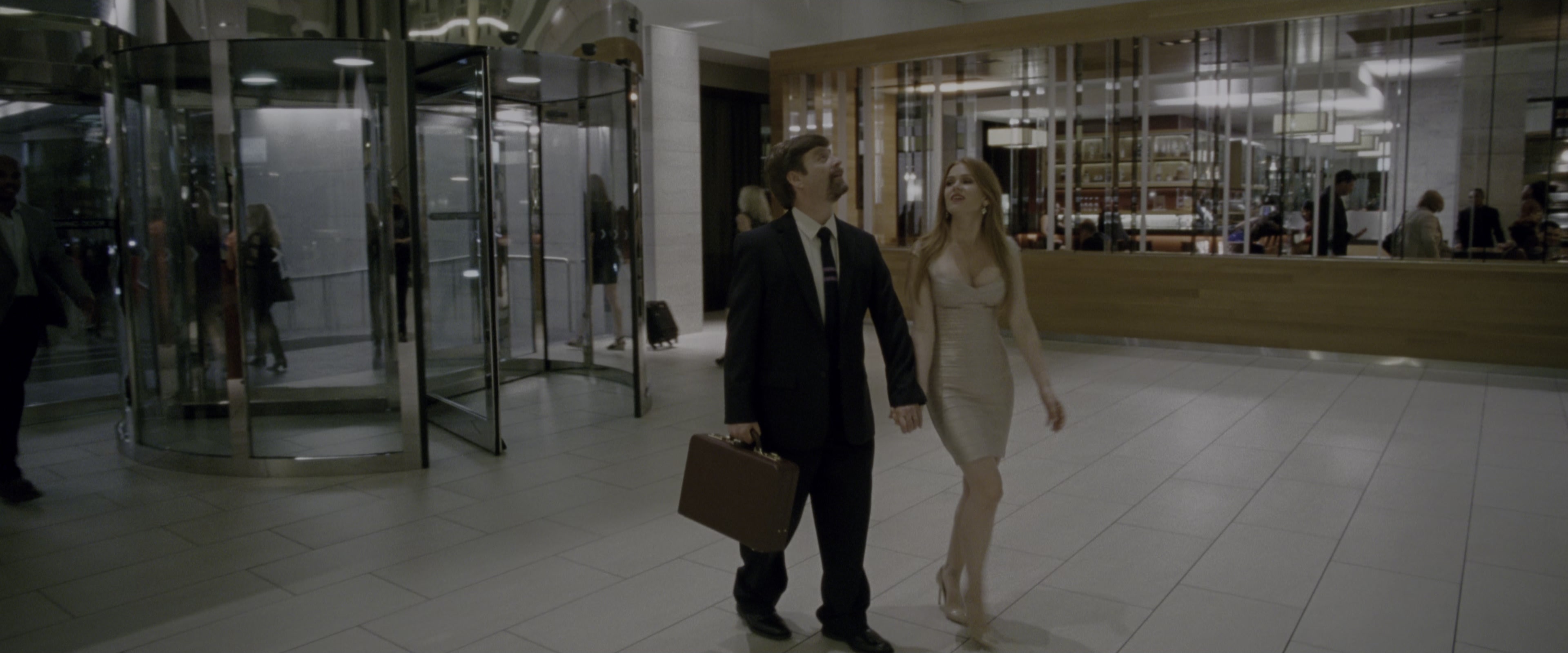 Keeping Up with the Joneses (2016), wide, 2.40:1 — film still