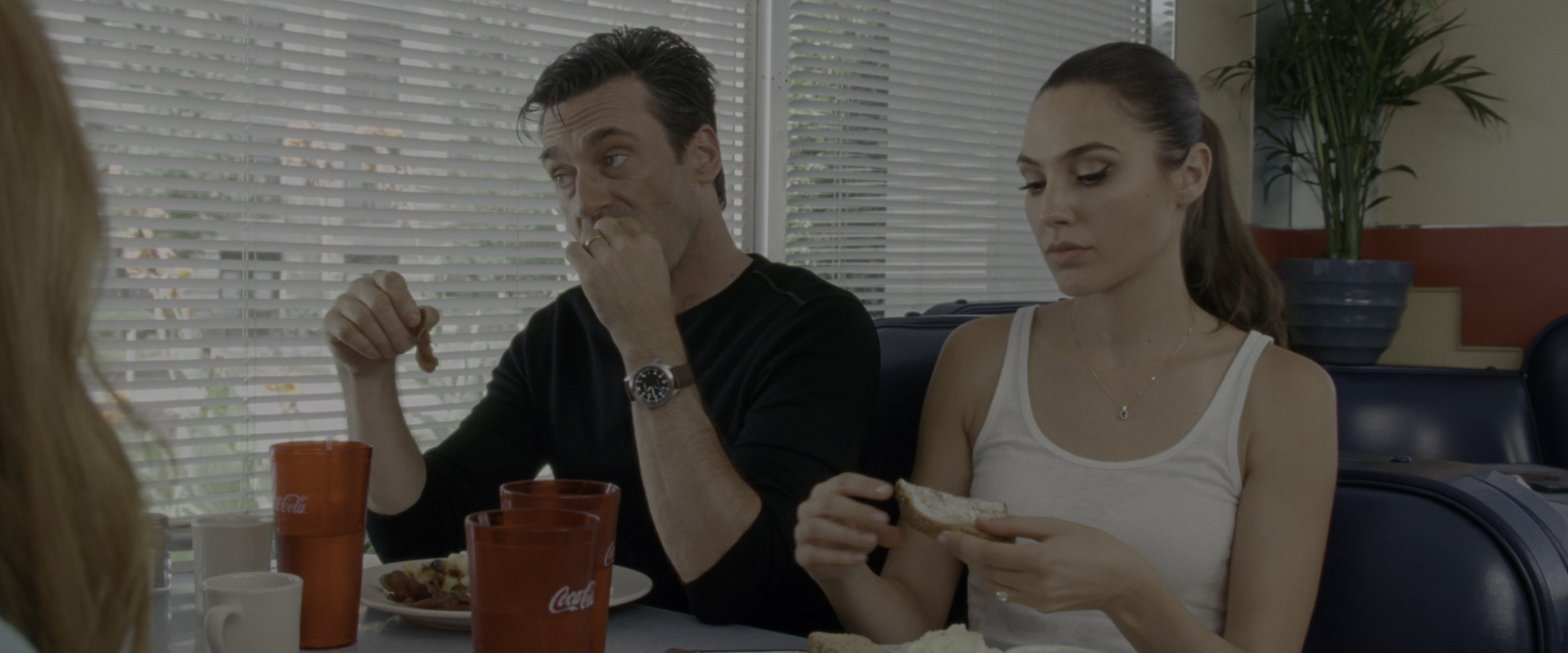 Keeping Up with the Joneses (2016), wide, 2.40:1 — film still