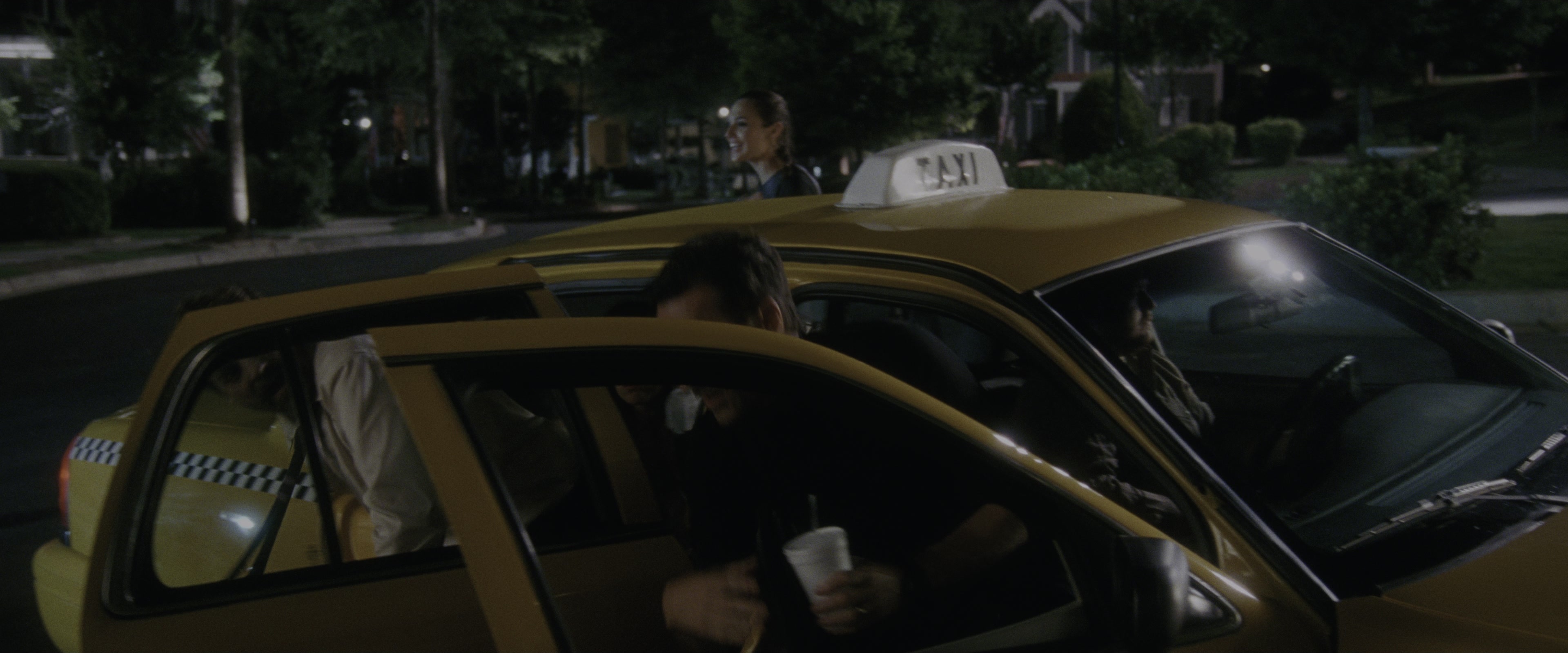 Keeping Up with the Joneses (2016), wide, 2.40:1 — film still
