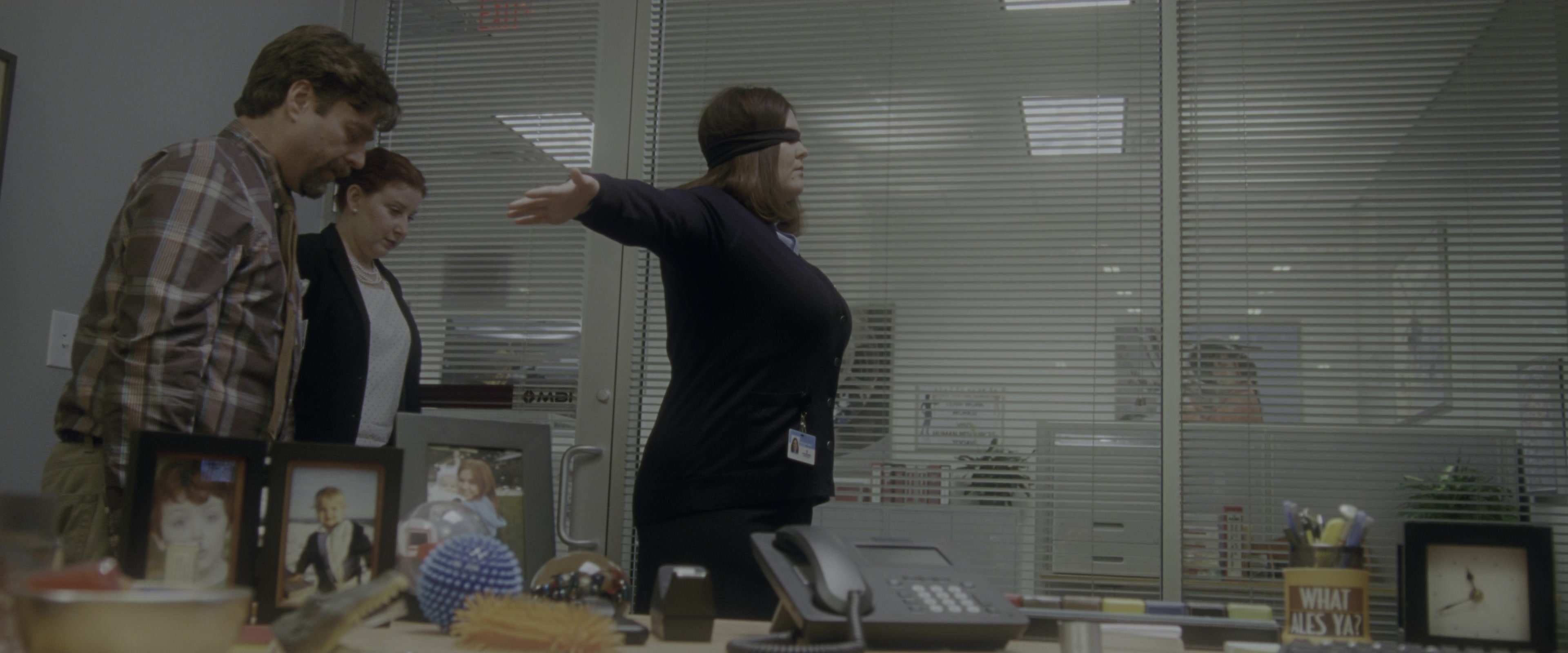 Keeping Up with the Joneses (2016), wide, 2.40:1 — film still
