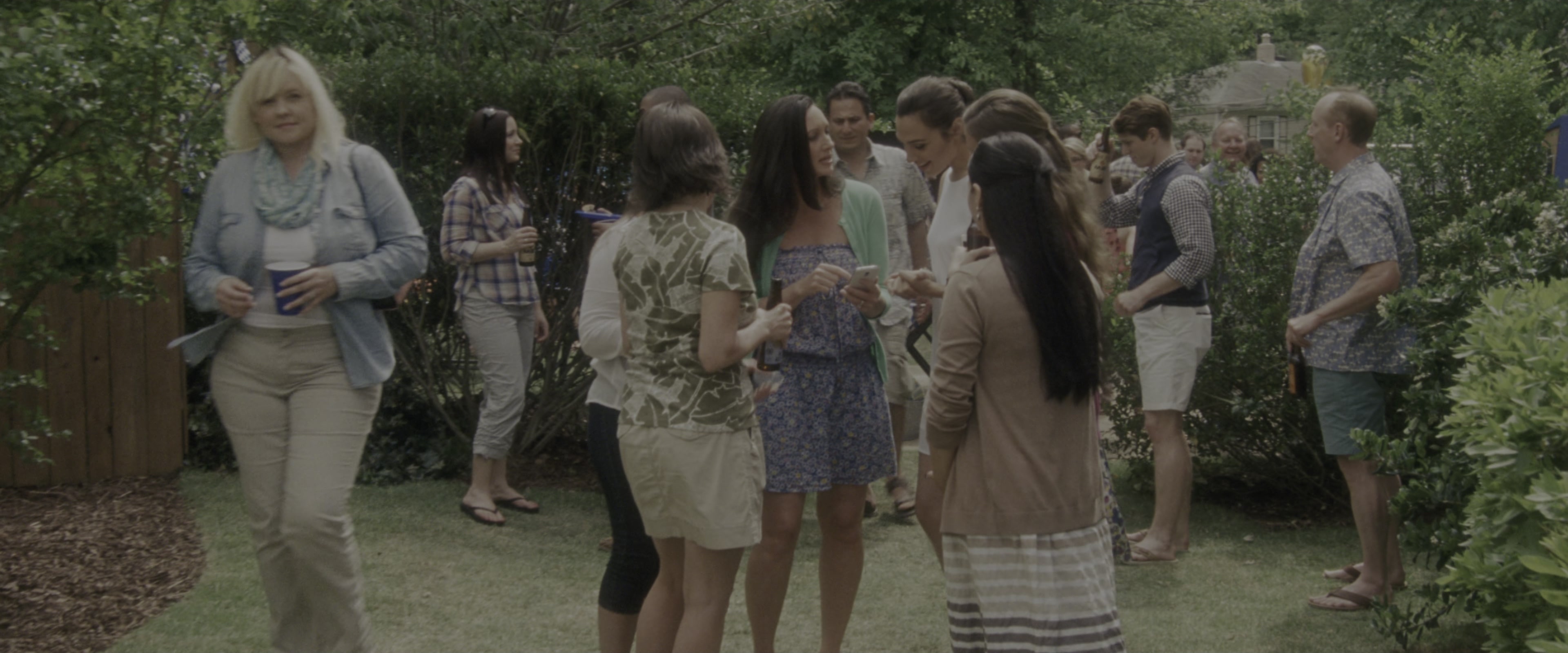 Keeping Up with the Joneses (2016), wide, 2.40:1 — film still