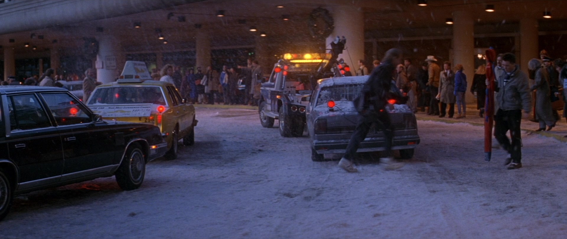 Die Hard 2 (1990), wide, 2.36:1 — film still