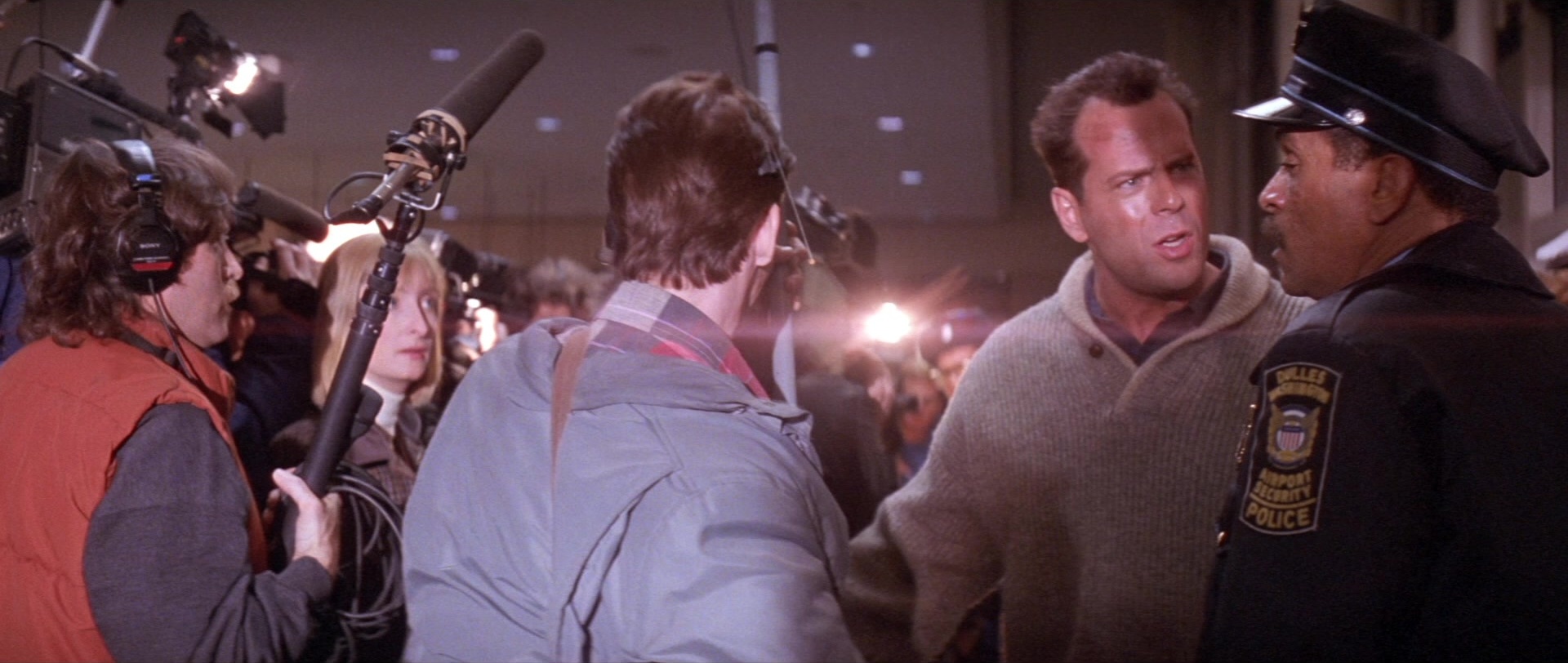 Die Hard 2 (1990), wide, 2.36:1 — film still
