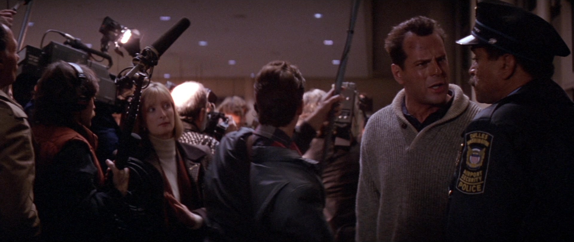 Die Hard 2 (1990), wide, 2.36:1 — film still