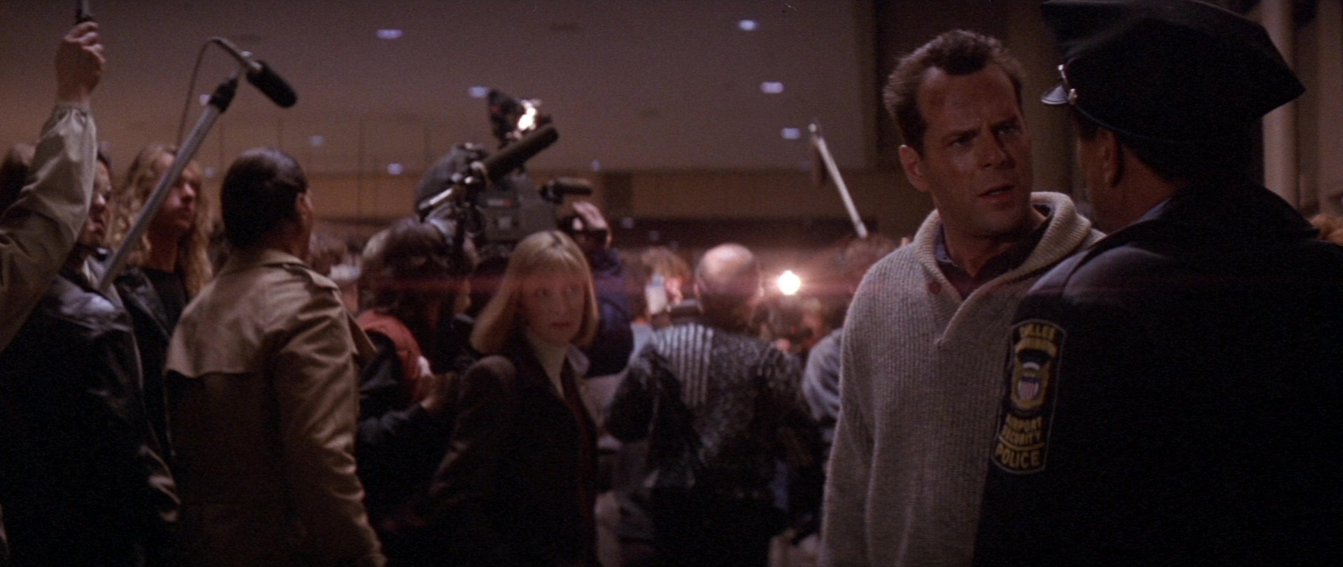 Die Hard 2 (1990), wide, 2.36:1 — film still