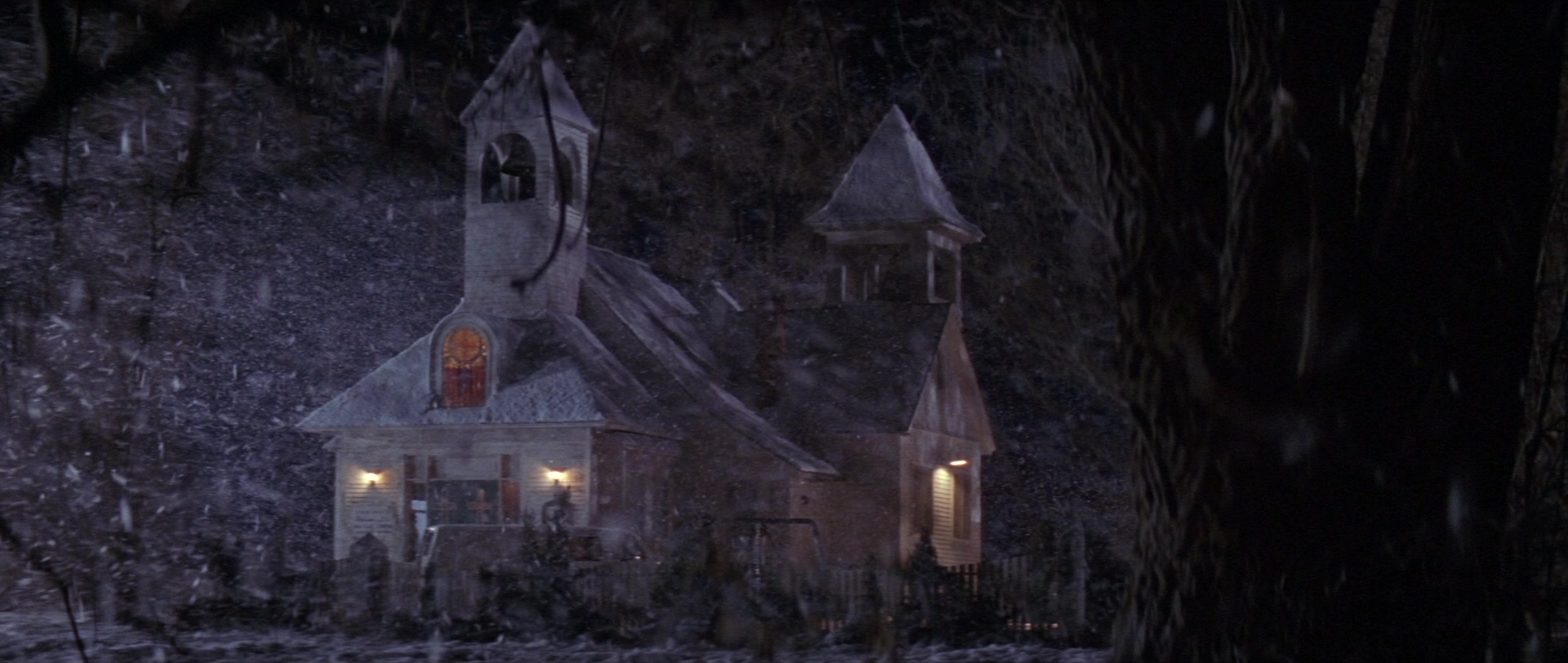 Die Hard 2 (1990), wide, 2.36:1 — film still