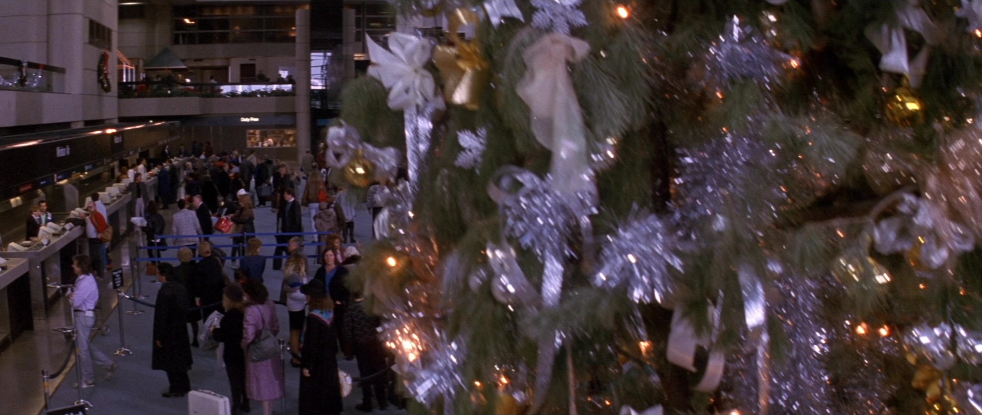 Die Hard 2 (1990), wide, 2.36:1 — film still