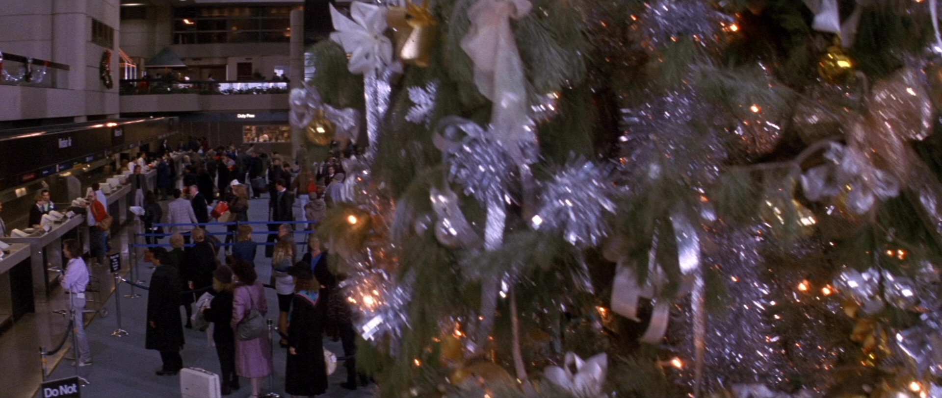 Die Hard 2 (1990), wide, 2.36:1 — film still