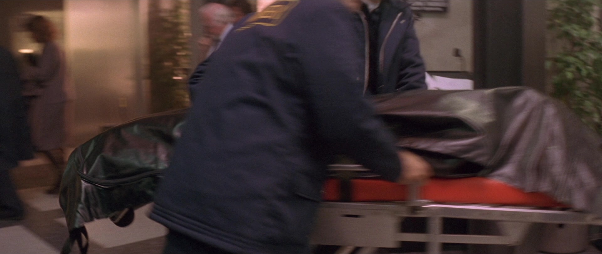 Die Hard 2 (1990), unknown, 2.36:1 — film still