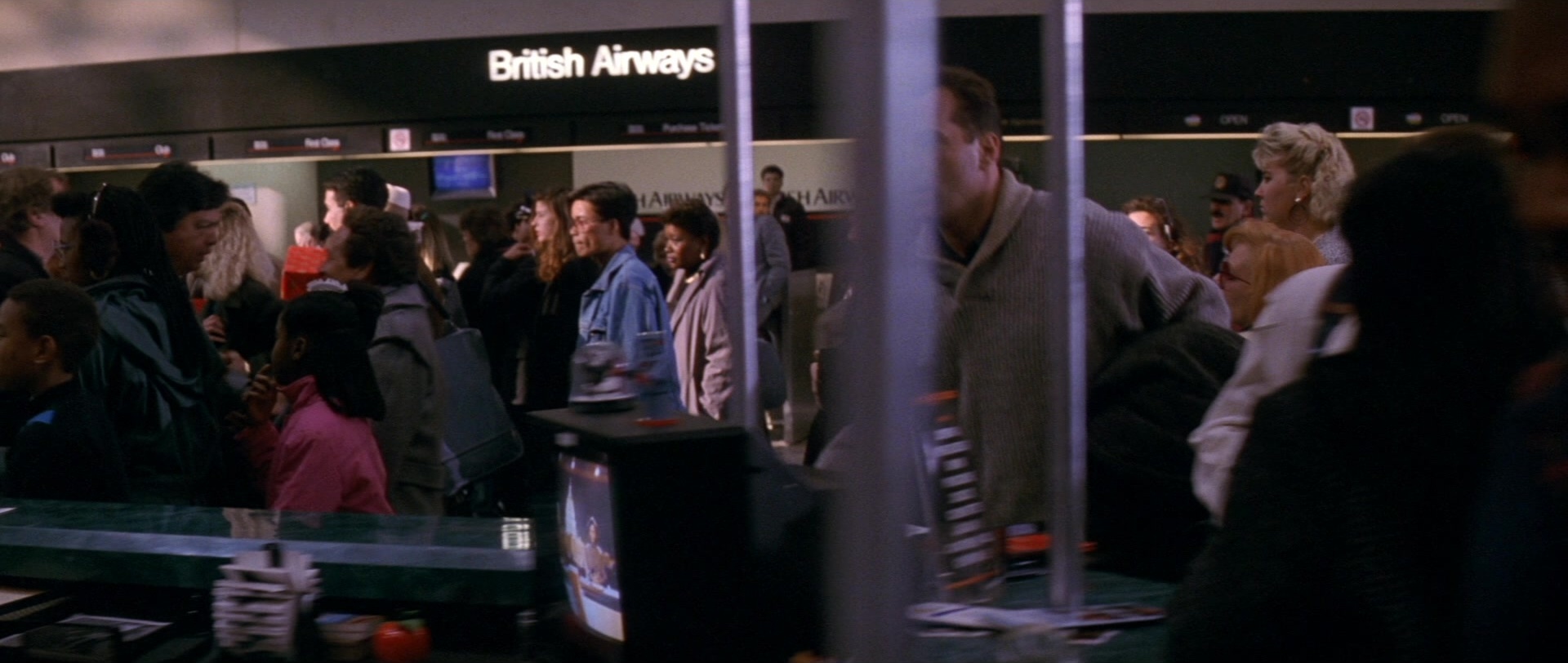 Die Hard 2 (1990), wide, 2.36:1 — film still