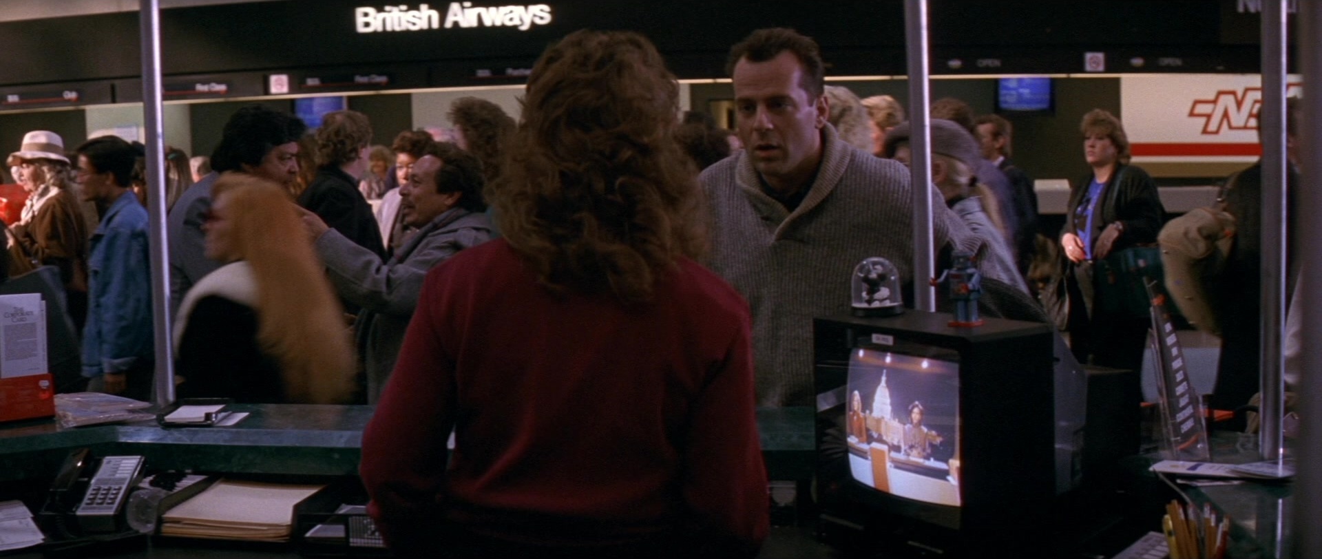 Die Hard 2 (1990), wide, 2.36:1 — film still