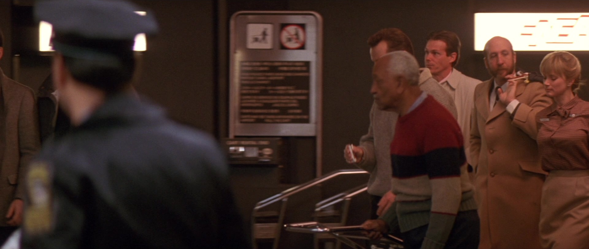 Die Hard 2 (1990), wide, 2.36:1 — film still