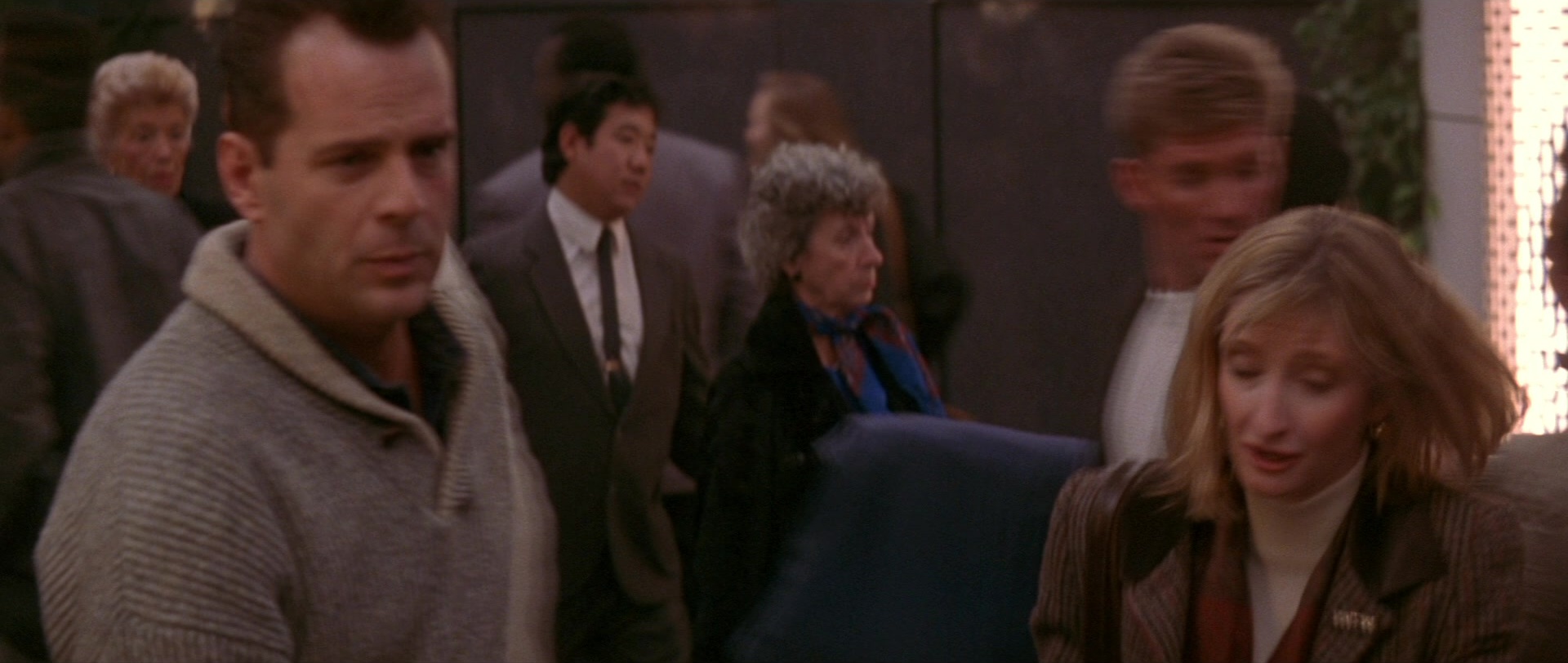 Die Hard 2 (1990), wide, 2.36:1 — film still