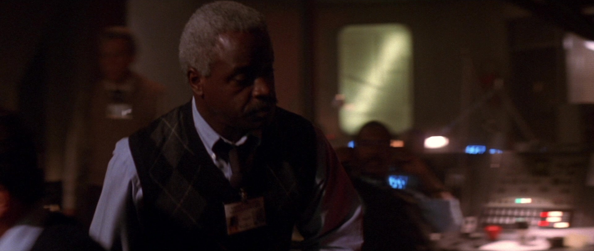 Die Hard 2 (1990), wide, 2.36:1 — film still