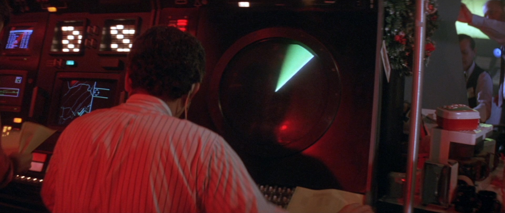 Die Hard 2 (1990), wide, 2.36:1 — film still