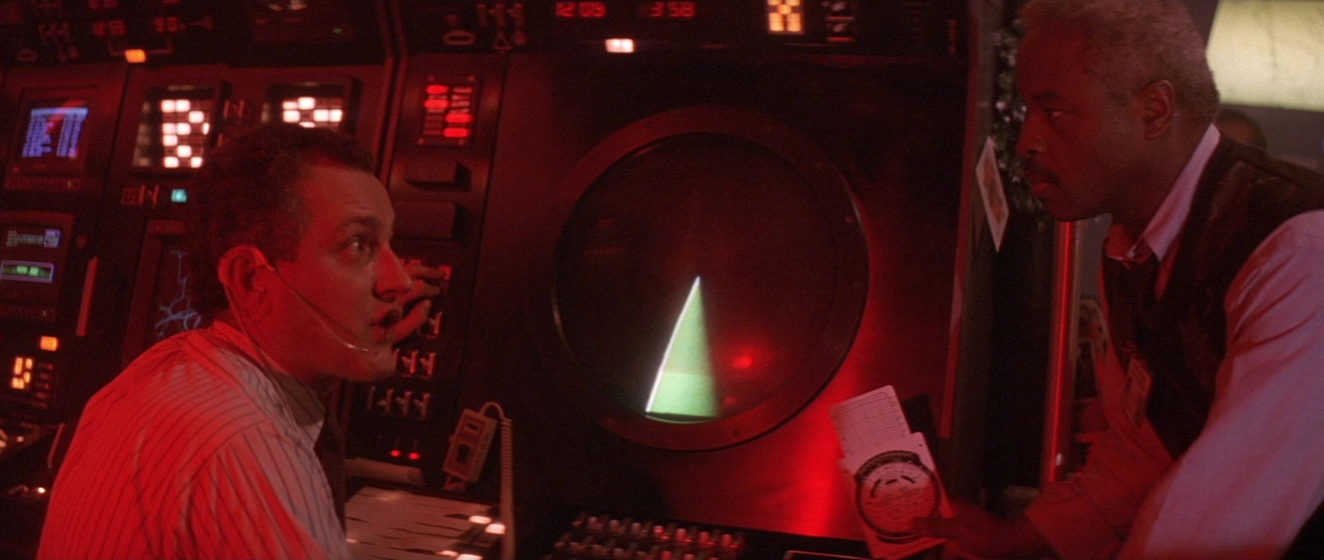 Die Hard 2 (1990), wide, 2.36:1 — film still