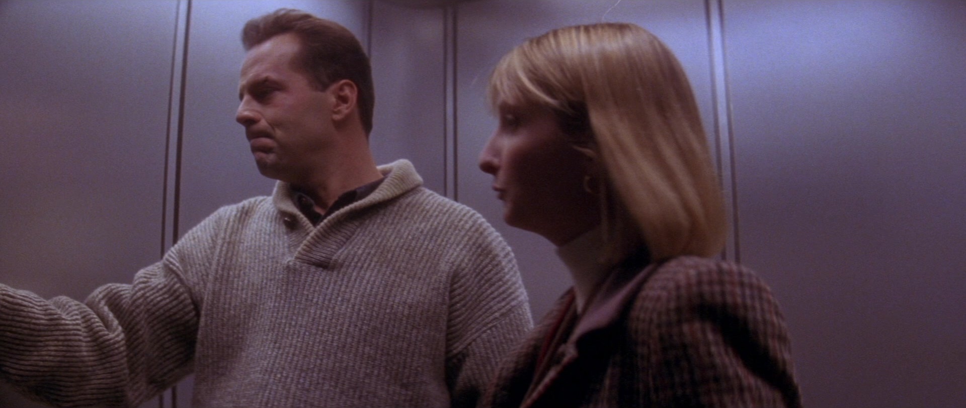 Die Hard 2 (1990), wide, 2.36:1 — film still