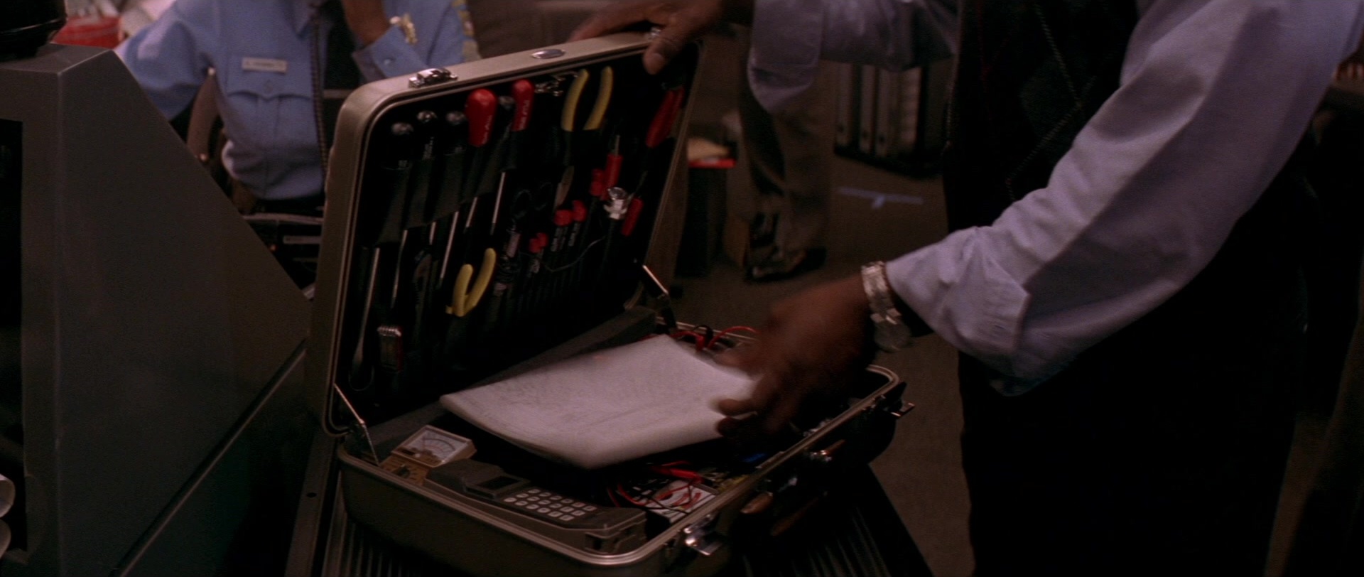 Die Hard 2 (1990), unknown, 2.36:1 — film still