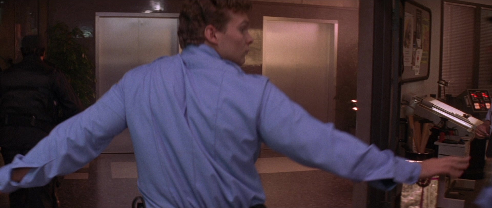 Die Hard 2 (1990), wide, 2.36:1 — film still