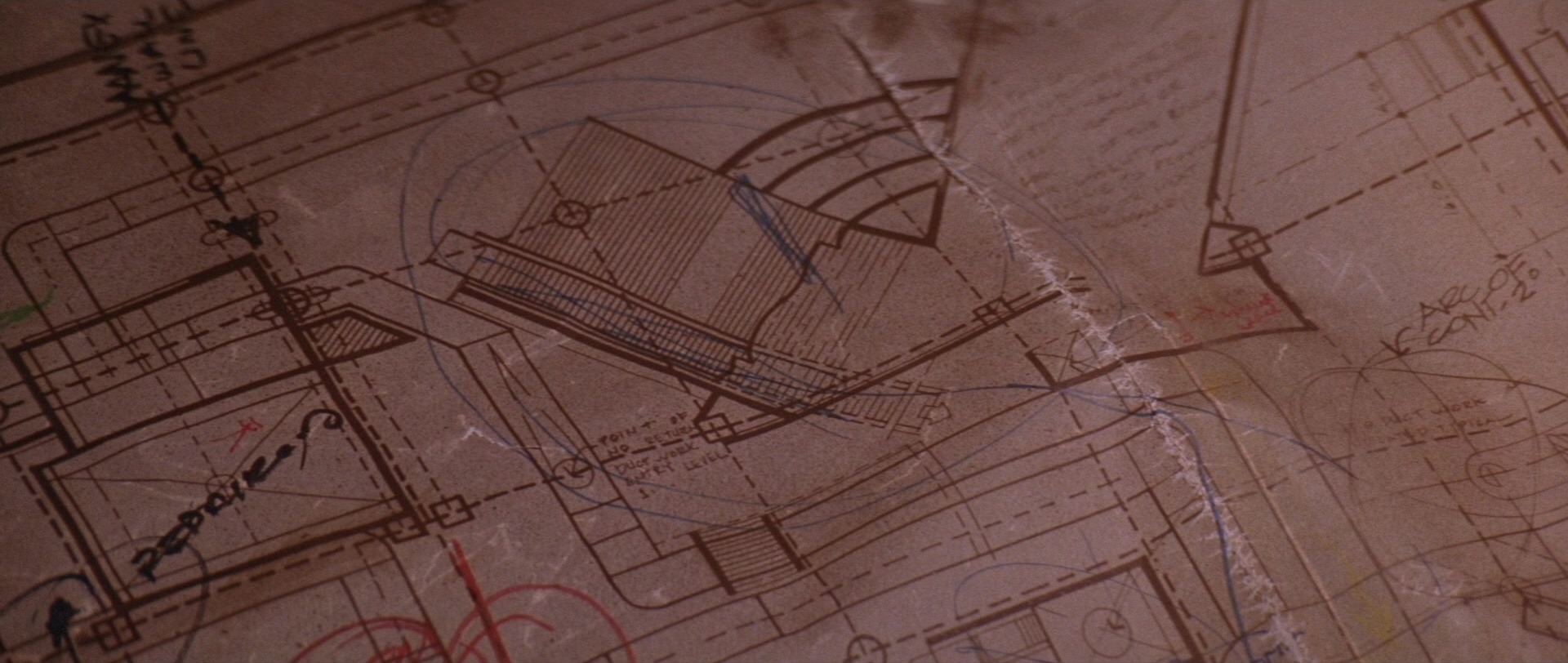 Die Hard 2 (1990), wide, 2.36:1 — film still