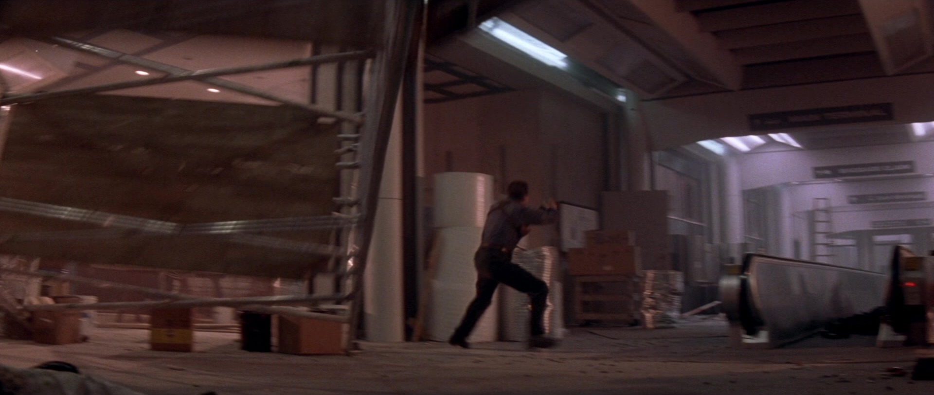 Die Hard 2 (1990), wide, 2.36:1 — film still