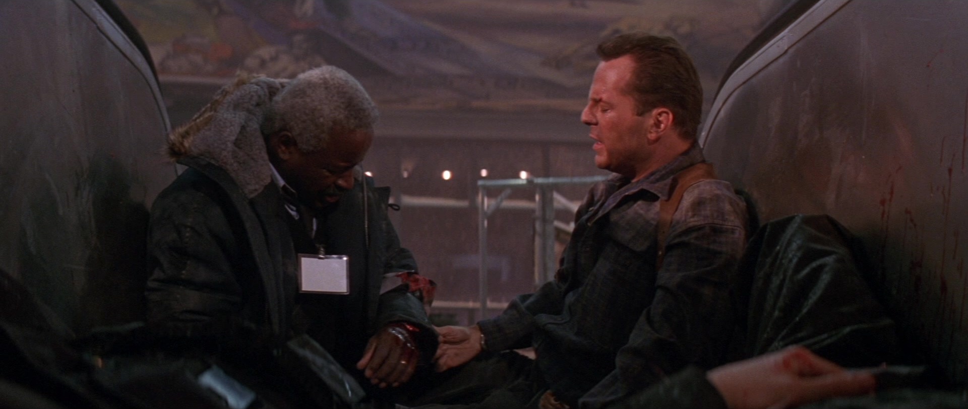 Die Hard 2 (1990), wide, 2.36:1 — film still